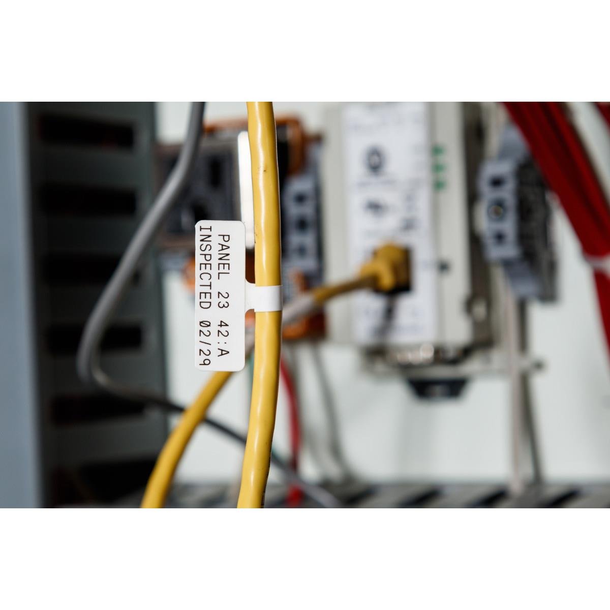 Brady Y5074263 ve M7-1-425-FT: Aşınma ve Solmaya Karşı Dayanıklı Etiketler