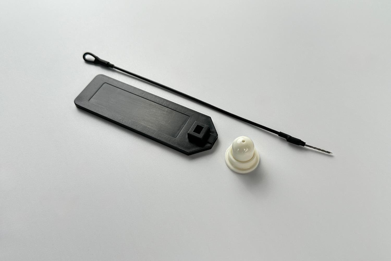 Çıkarılabilir UHF Güvenlik Mühür Etiketi (92x28x1.8mm)