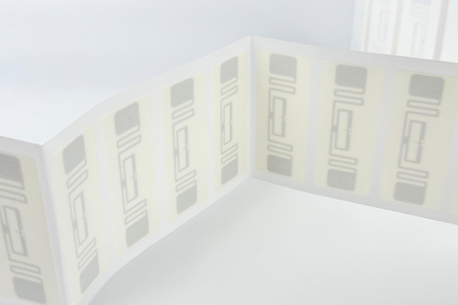 علامة لاصقة متينة وقوية UHF RFID مقاس 73 × 30 مم