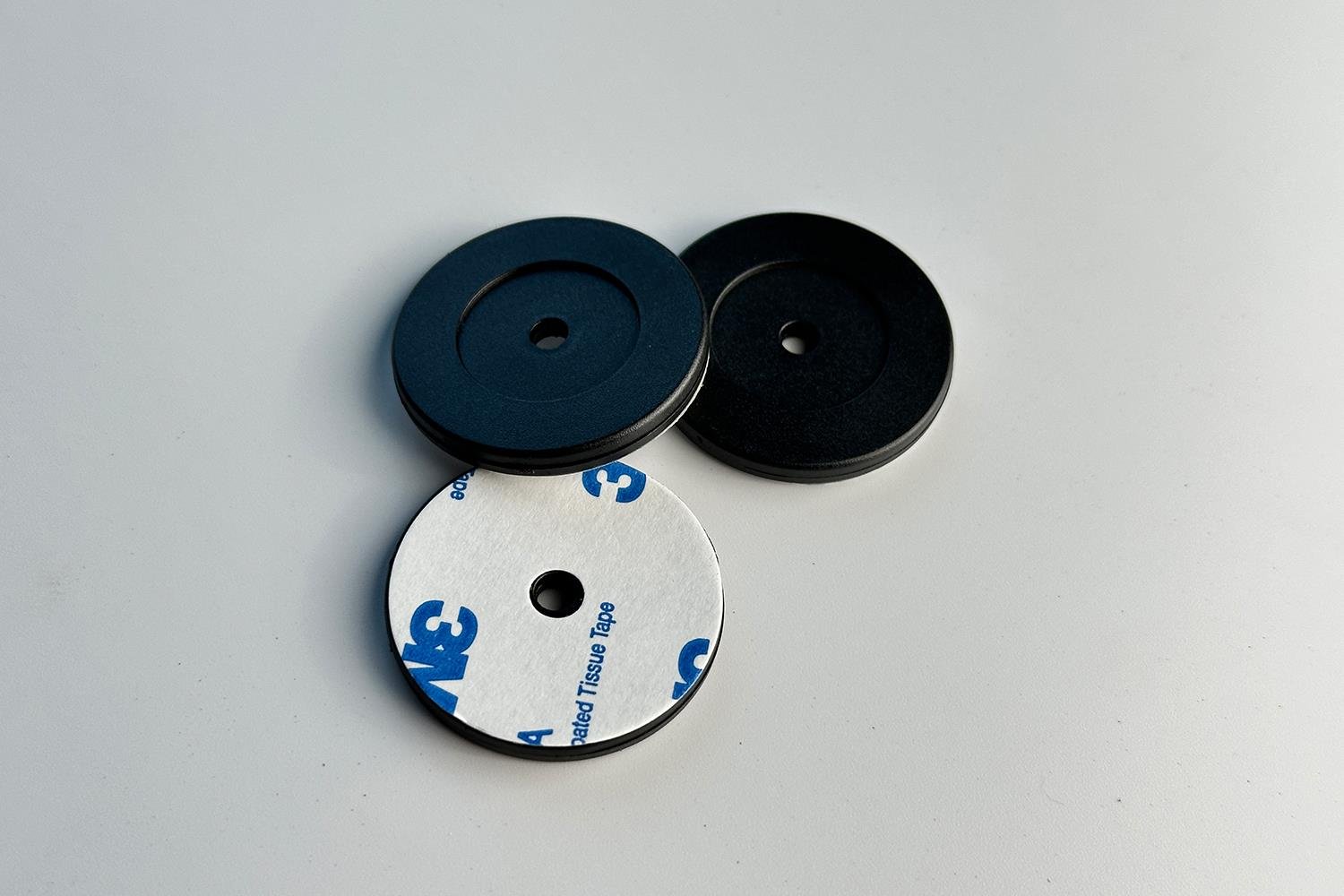 Delikli LF Sert ABS Token 3M Yapışkanlı 35mm Dia