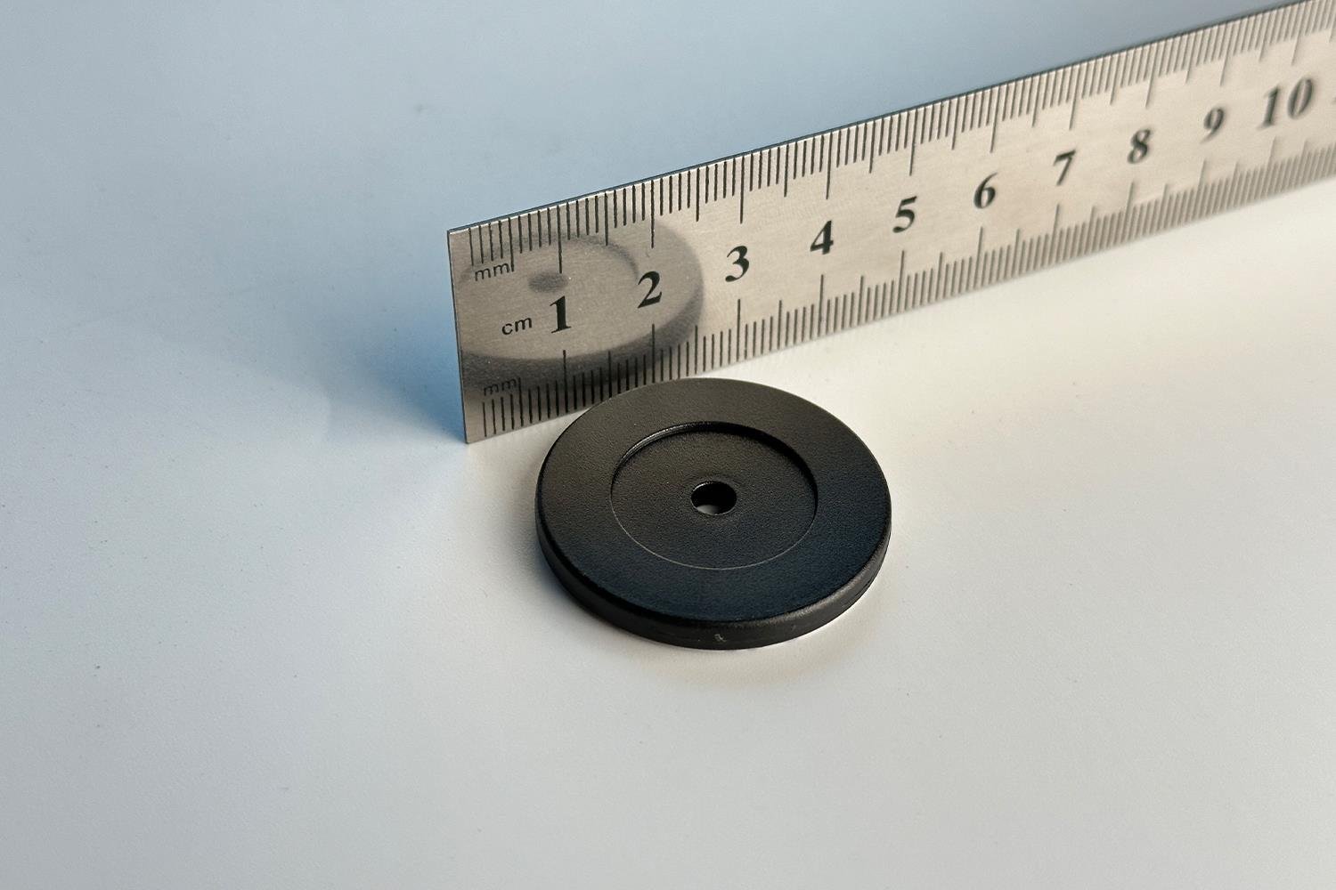 Delikli LF Sert ABS Token 3M Yapışkanlı 35mm Dia