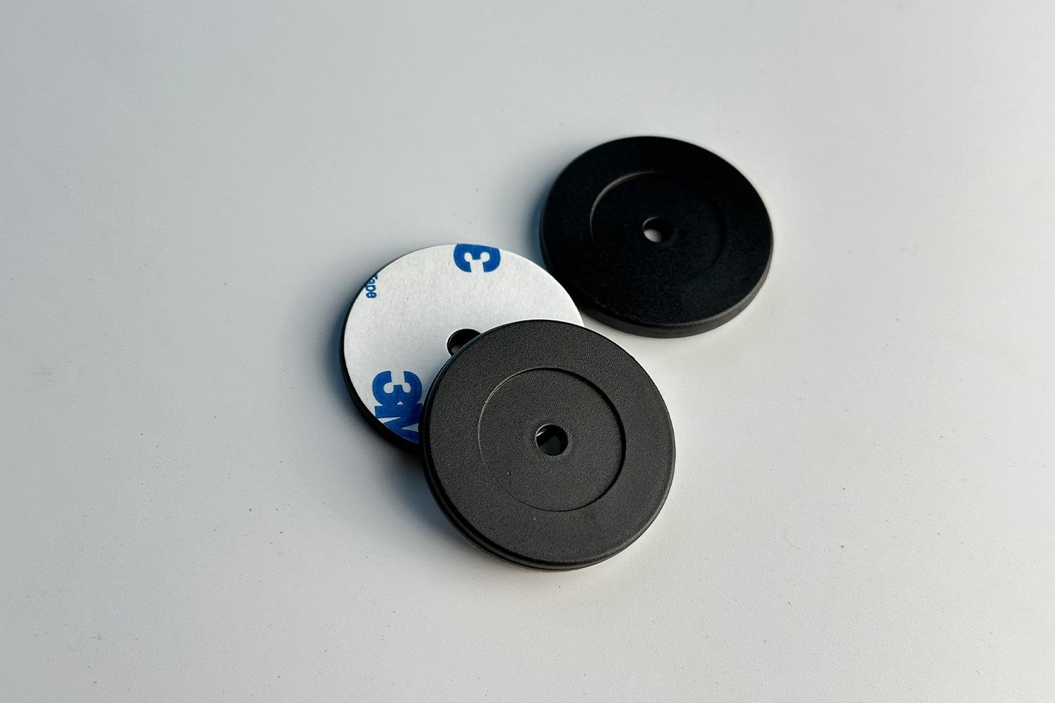 Delikli LF Sert ABS Token 3M Yapışkanlı 35mm Dia