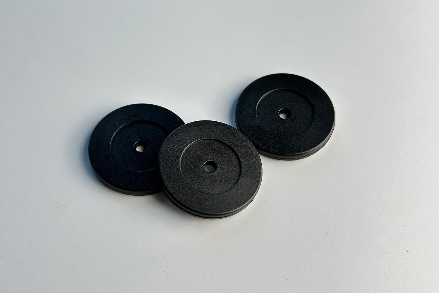 Delikli LF Sert ABS Token 3M Yapışkanlı 35mm Dia