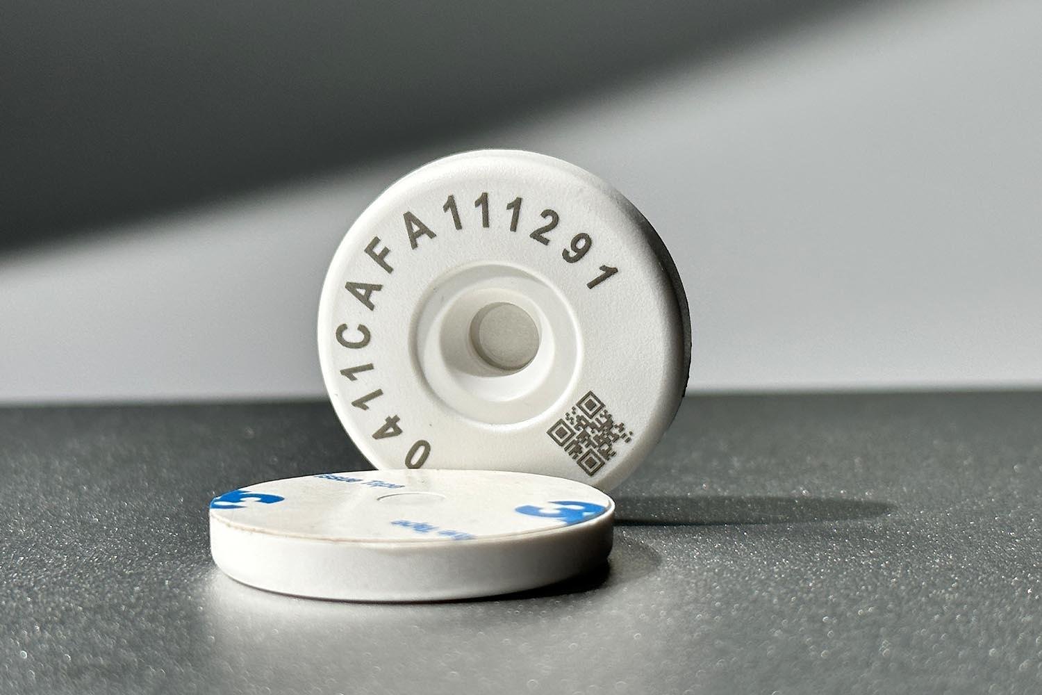 Delikli NFC Etiket 30 mm Dia (metal üstü - vidalanabilir - 3M yapışkanlı)