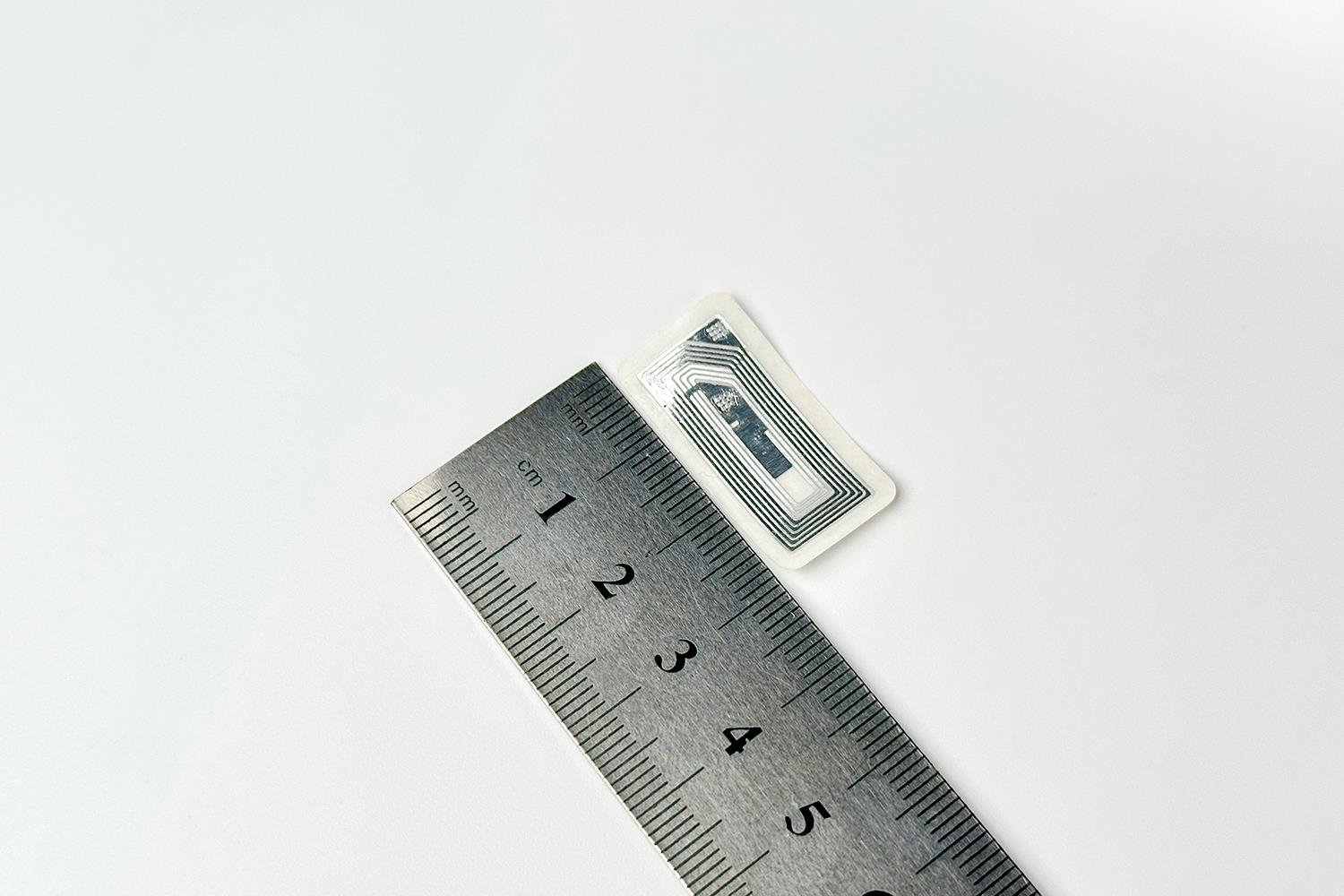 F08 Çipli 30*15 mm Boyutunda Yüksek Performanslı NFC Etiket