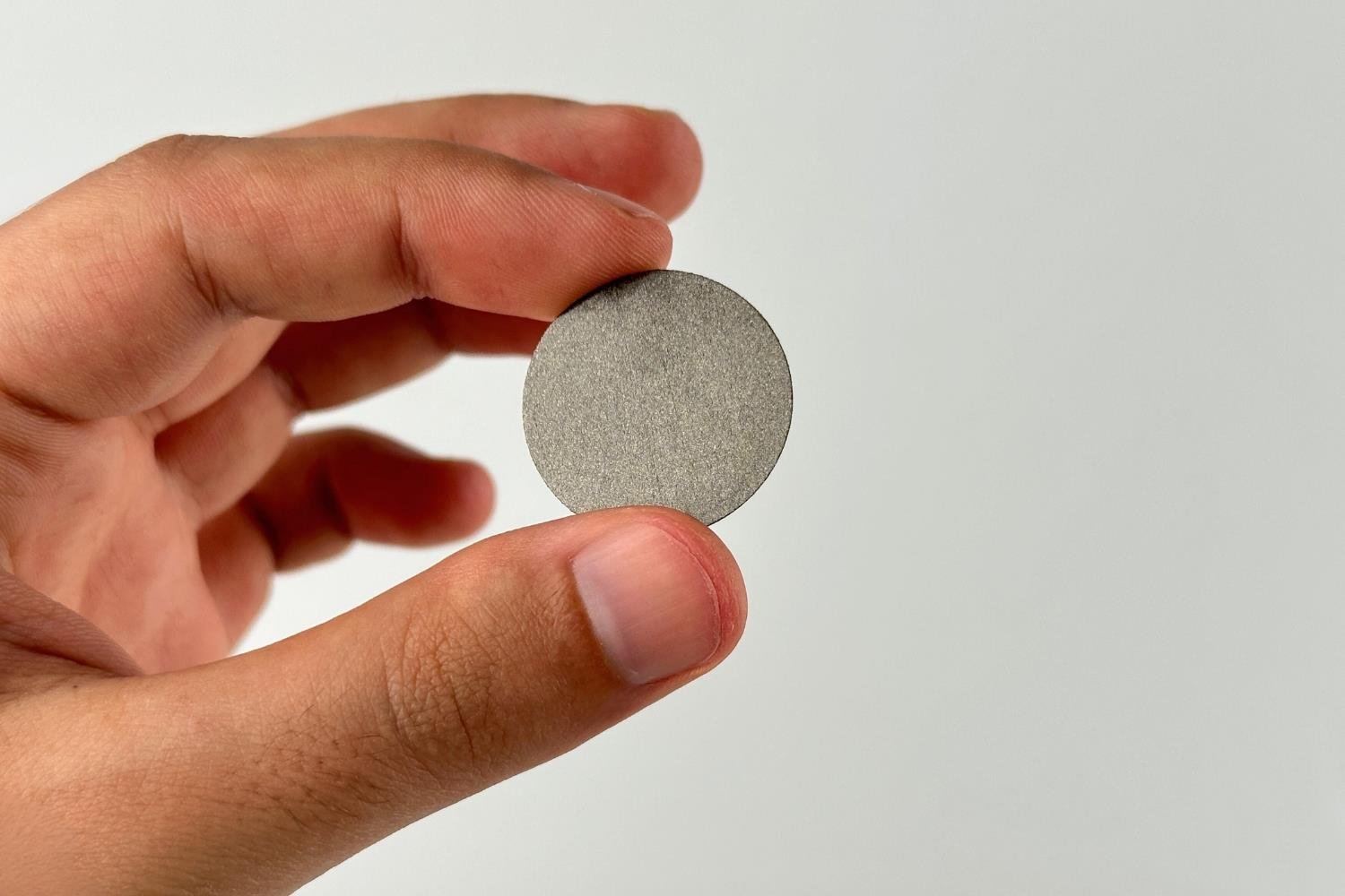 FM213 Çipli 25mm Metal Üstü Nfc Etiket