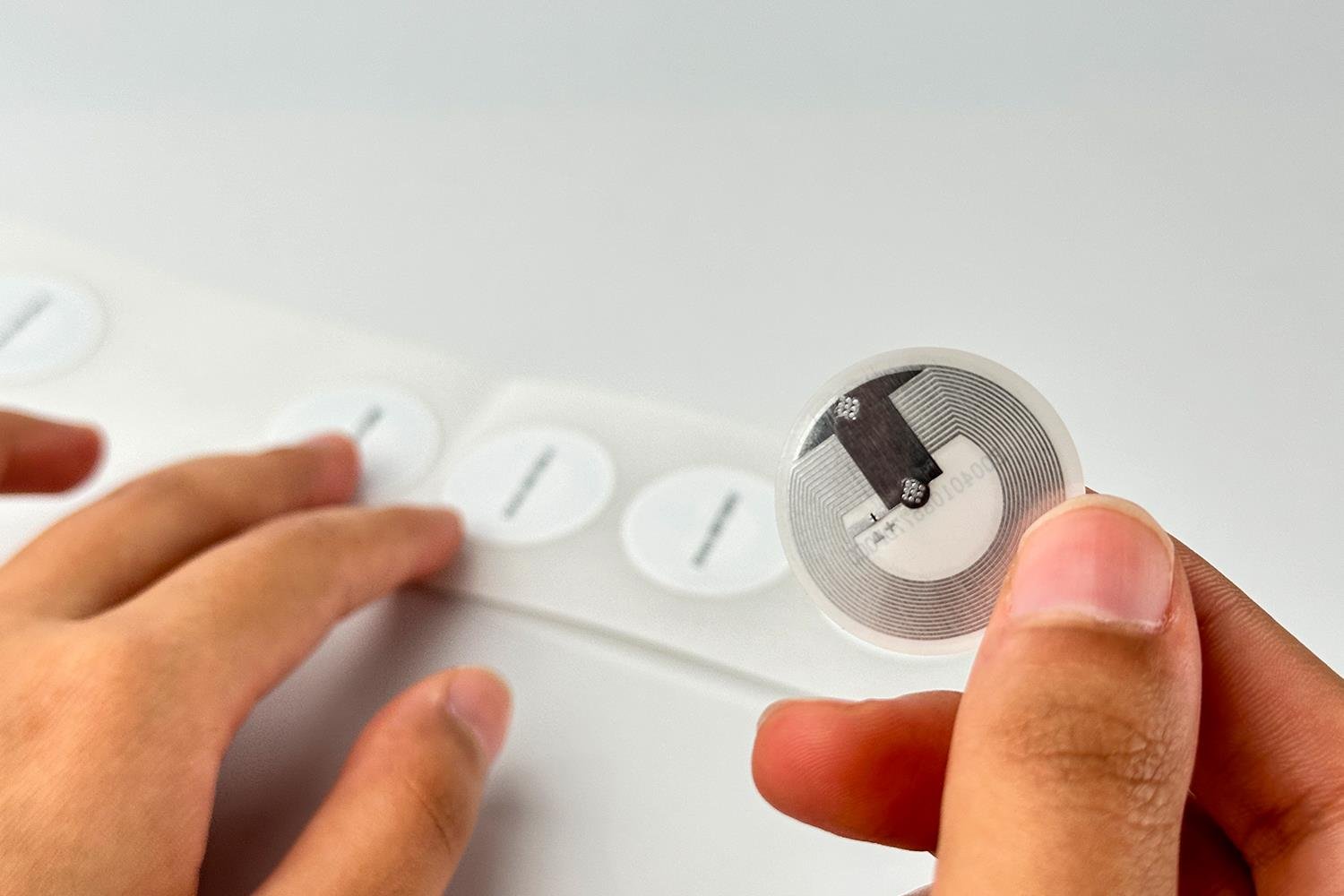 ملصق RFID بقطر 28 مم