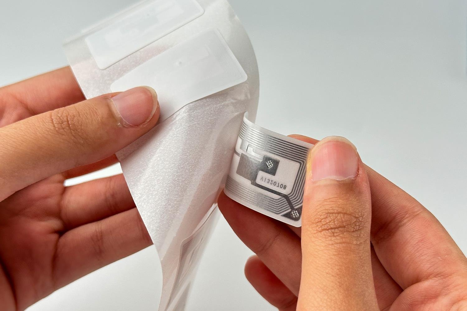 ICODE SLIX2 Çipiyle 40x25 mm Boyutunda HF Etiket 