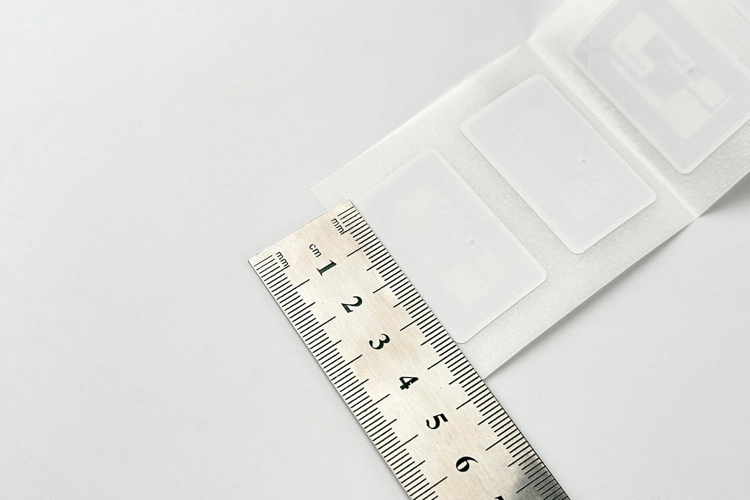 ICODE SLIX2 Çipiyle 40x25 mm Boyutunda HF Etiket 