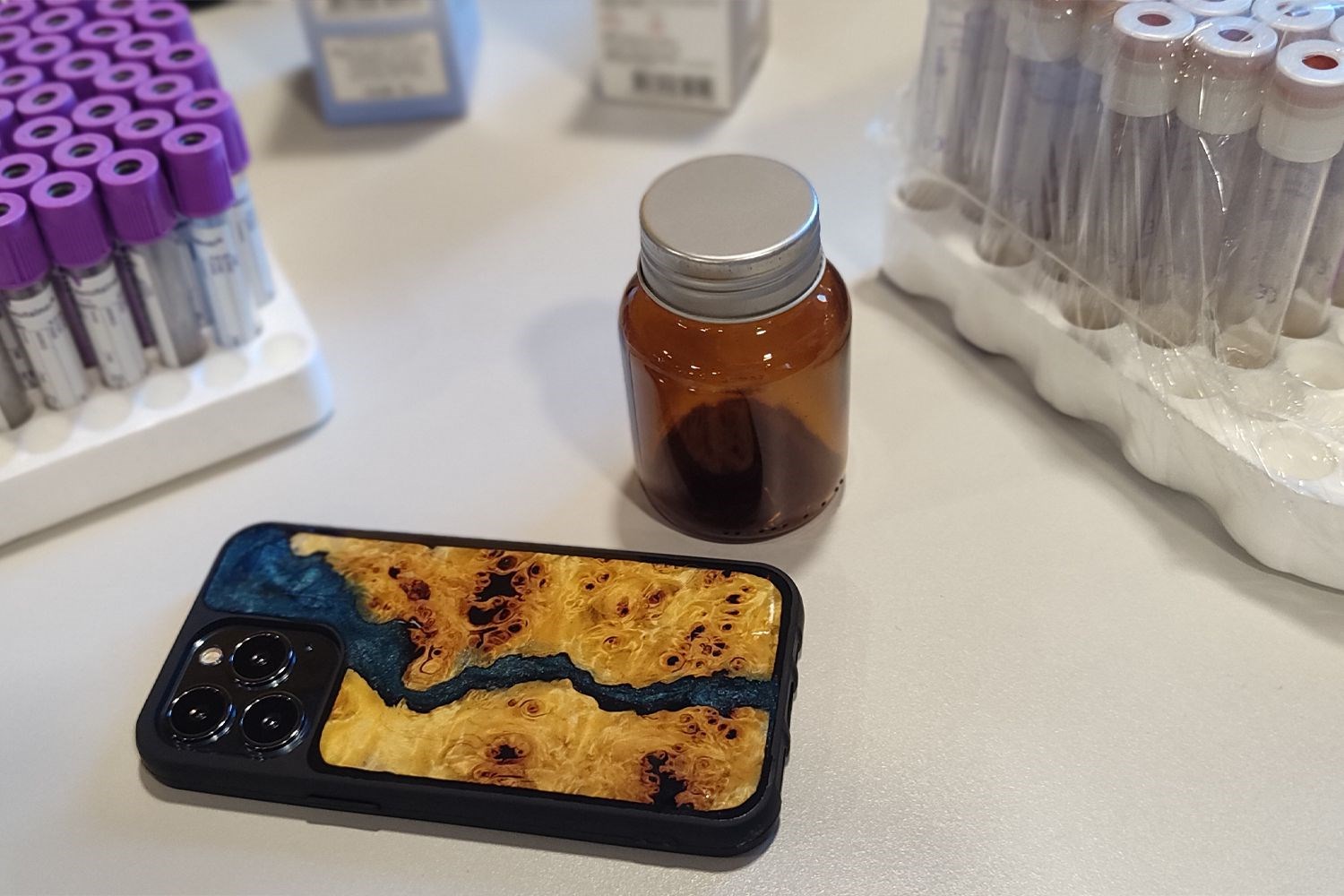 iPhone 13 Pro NFC Akıllı Kılıfı River (901)