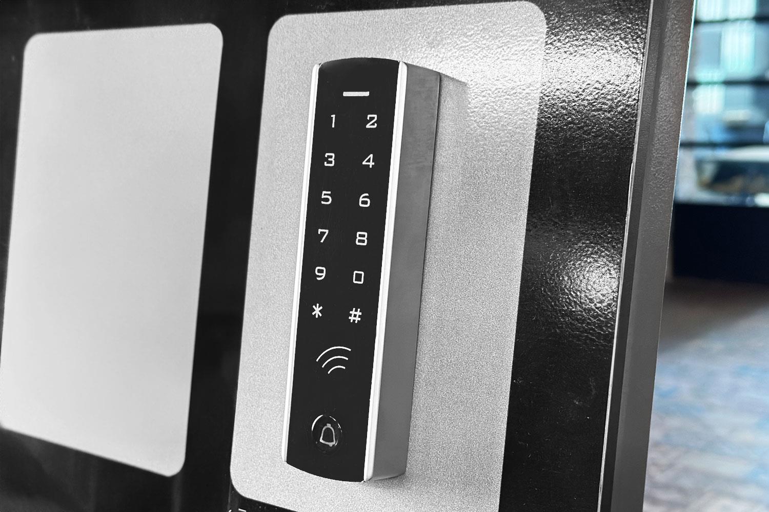 Kartlı ve Şifreli Access Geçiş Cihazı