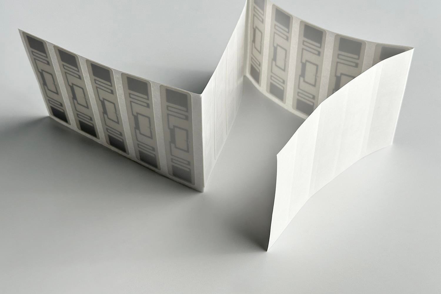 Kırılgan RFID Etiket 73x20mm