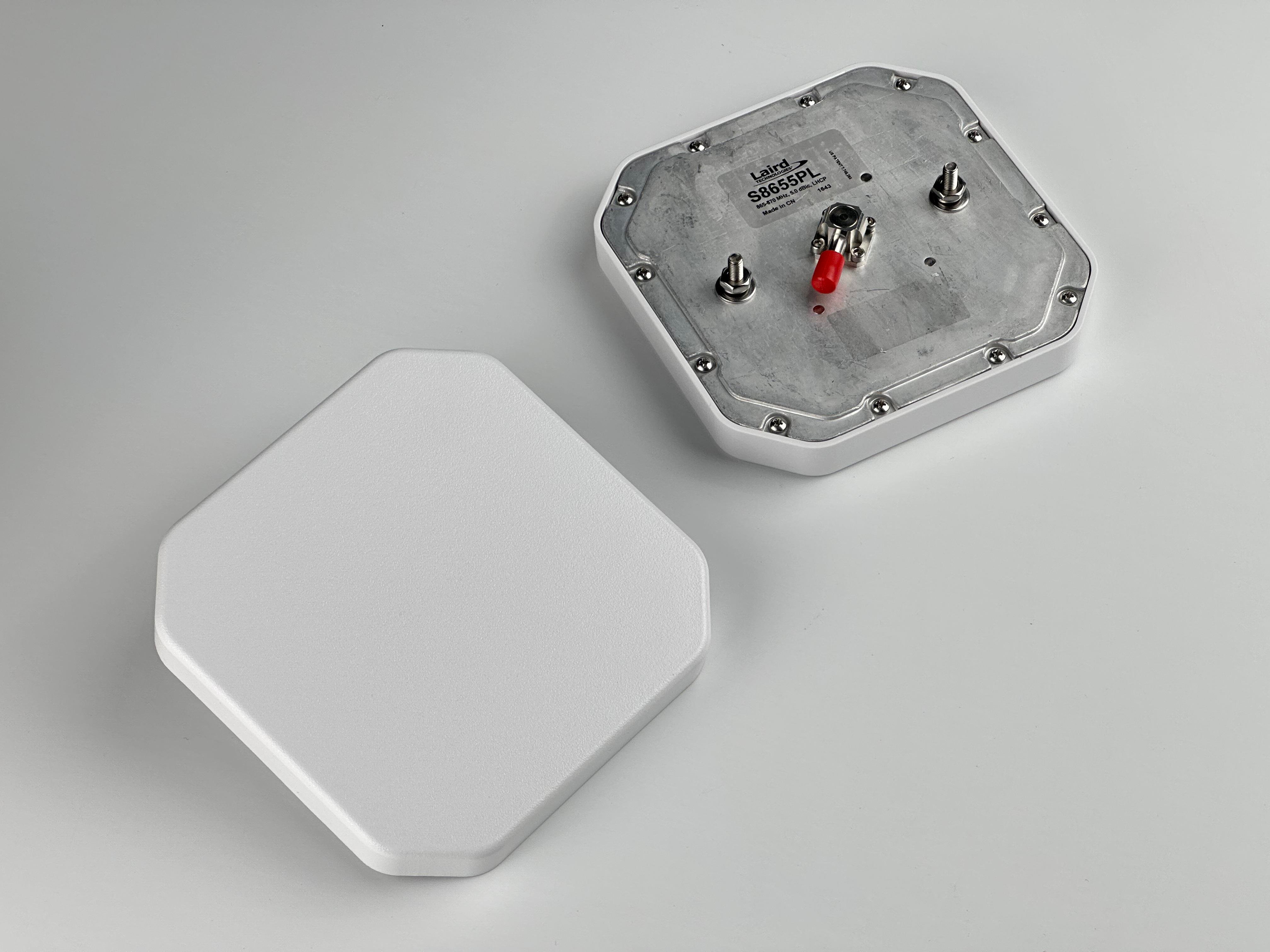 Laird S8655P Mini RFID Panel Anten | 865–870 MHz | 5.0 dBic Dairesel Polarizasyon