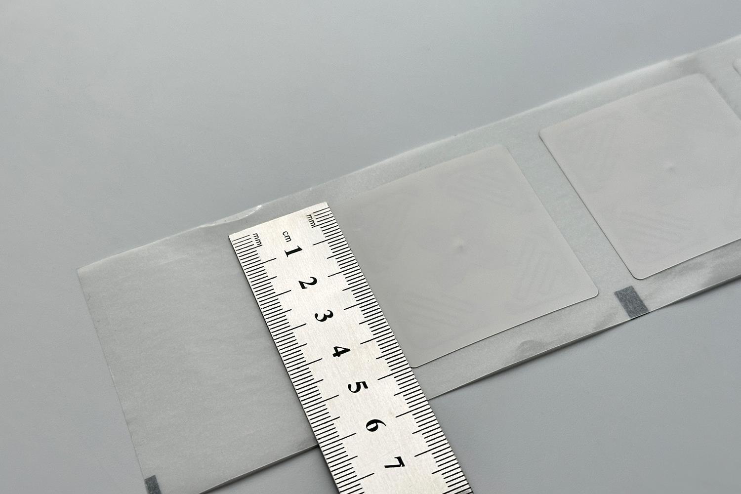 Lojistikte Şeffaf RFID Etiket