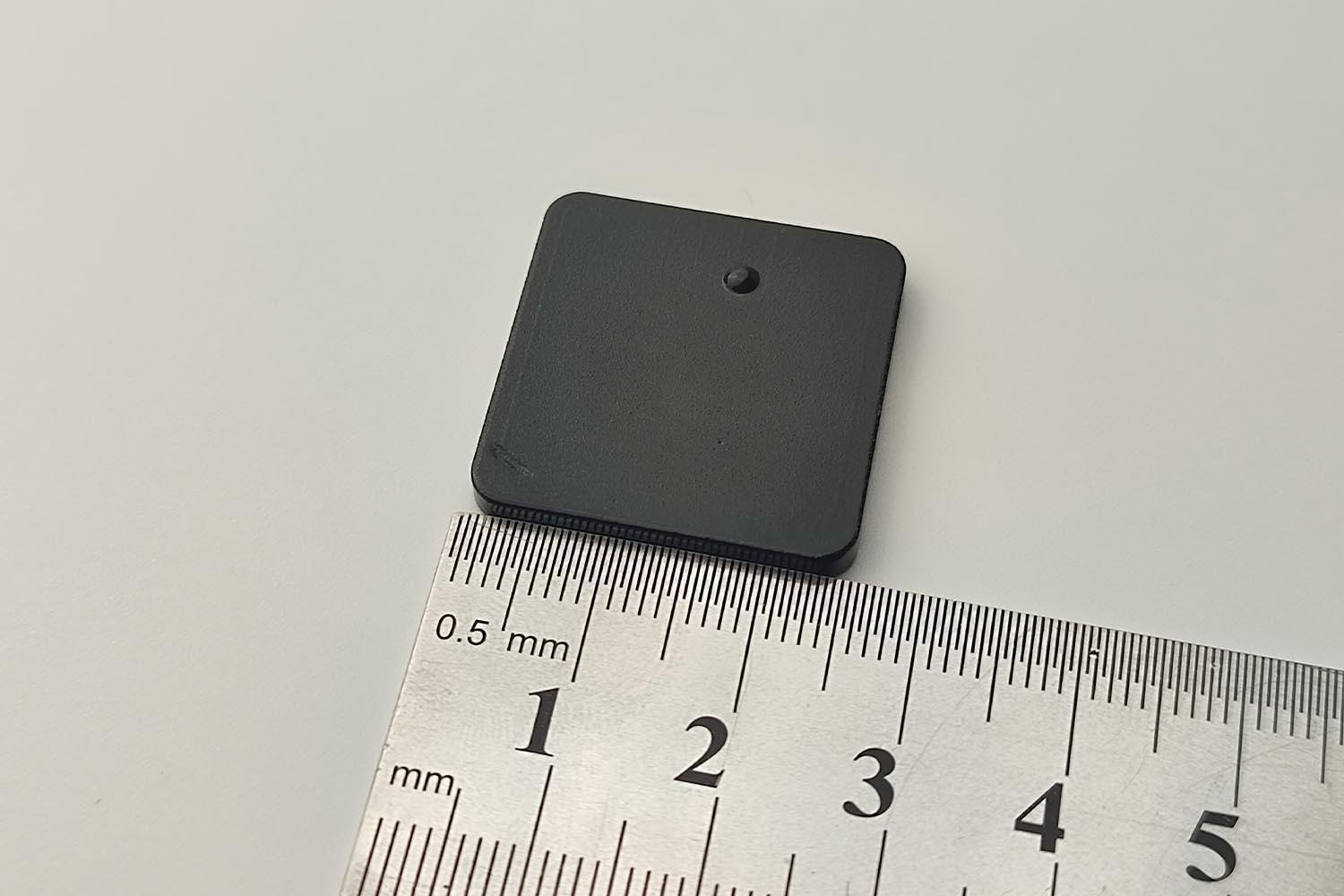 Lojistikte Seramik RFID Etiket 25x25x3mm