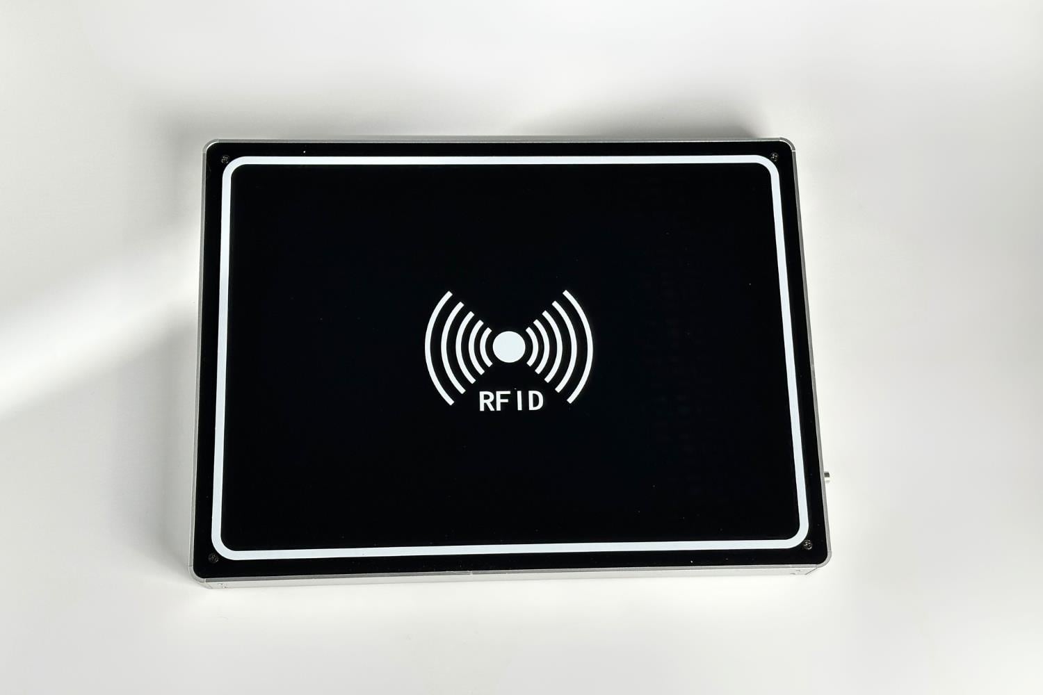 خواننده و کدگذار USB رومیزی UHF آر.اف.گیت مدل RGR2901