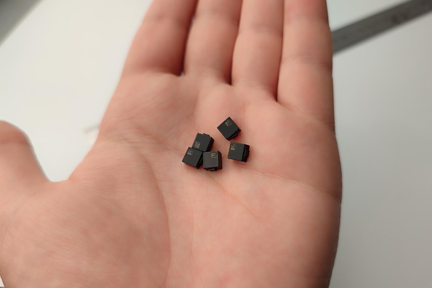 Metal Üstü Seramik Küçük RFID Etiket 5x5x3mm