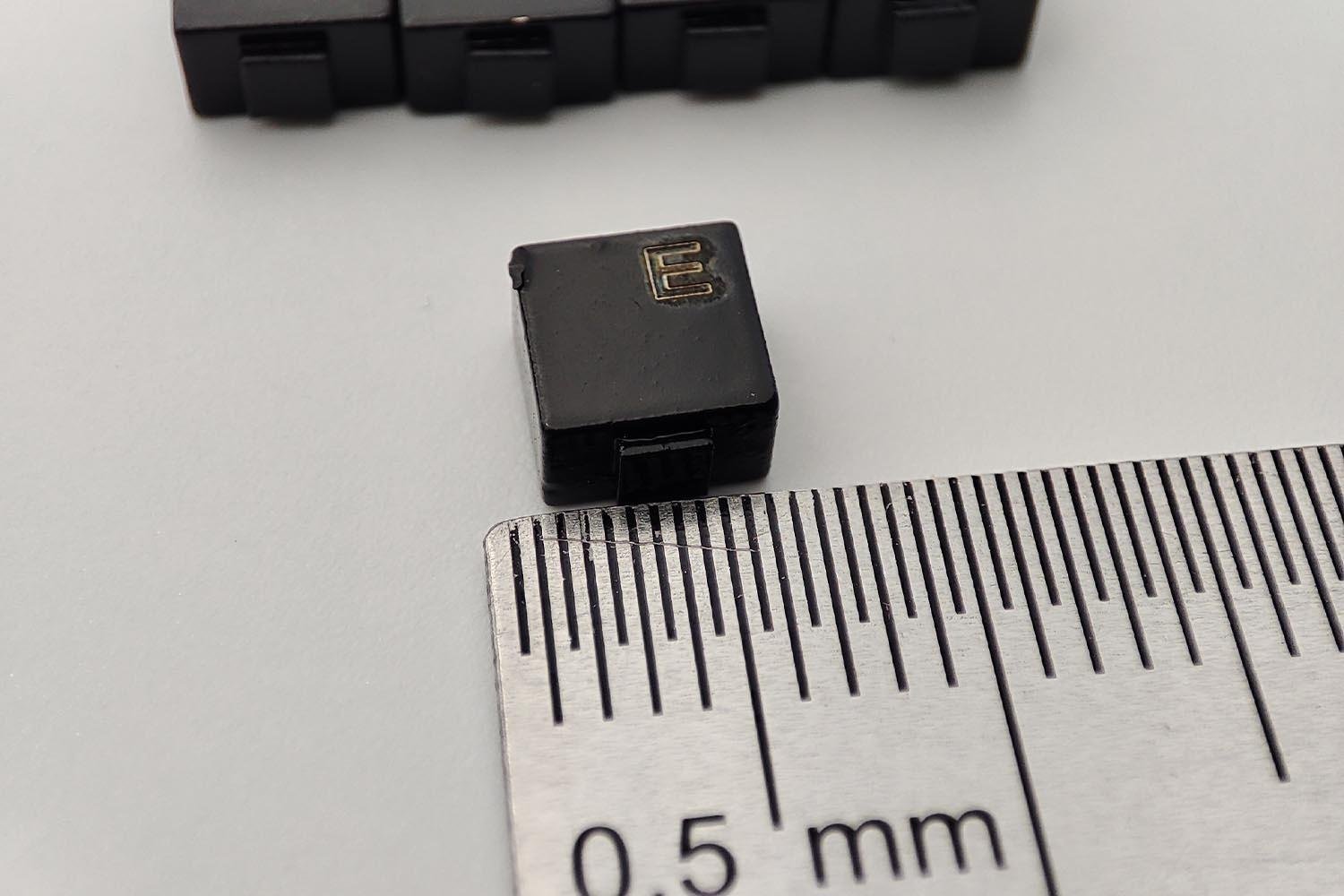 Metal Üstü Seramik Küçük RFID Etiket 5x5x3mm