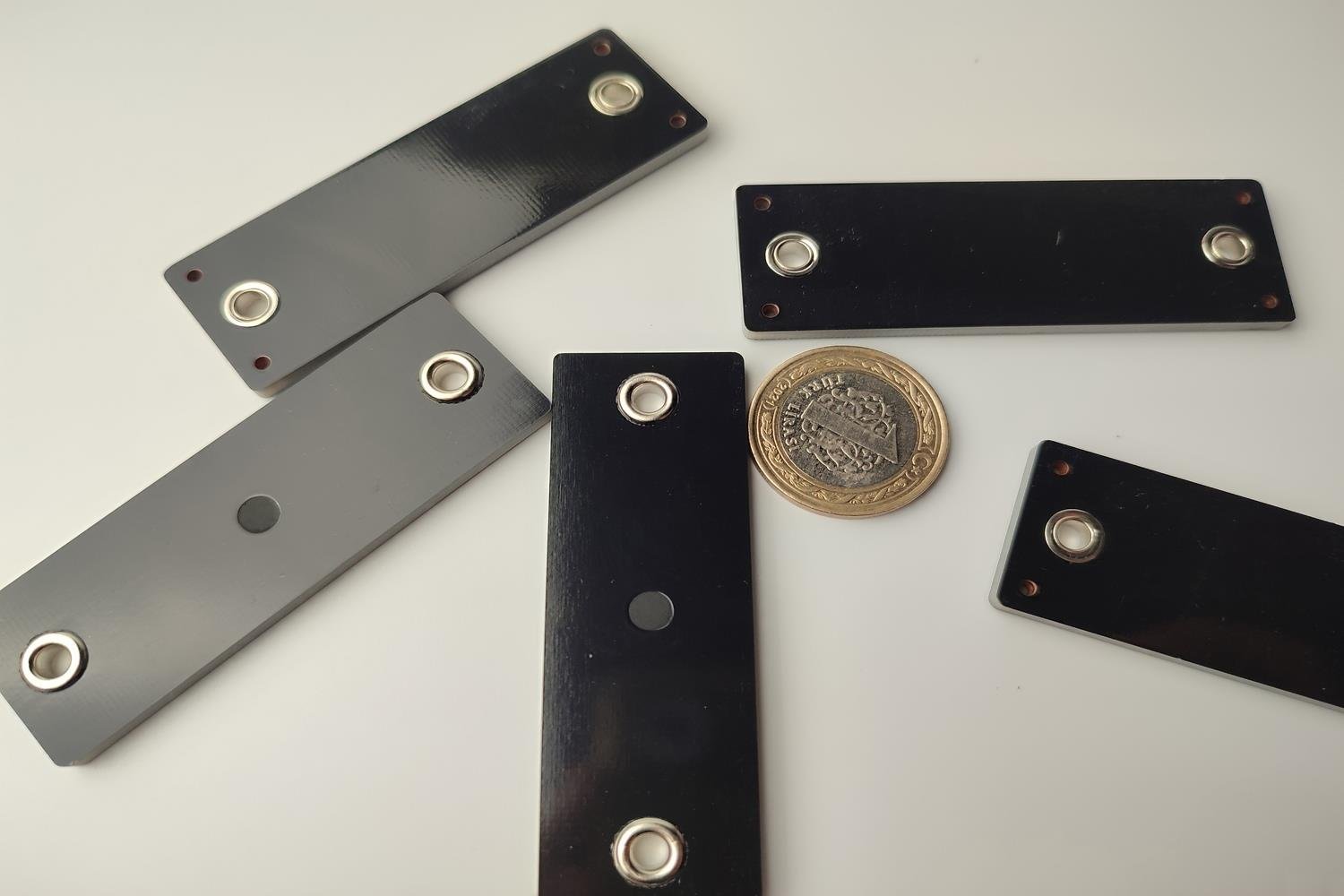Long Range PCB RFID Tracking Tag with Metal Slot