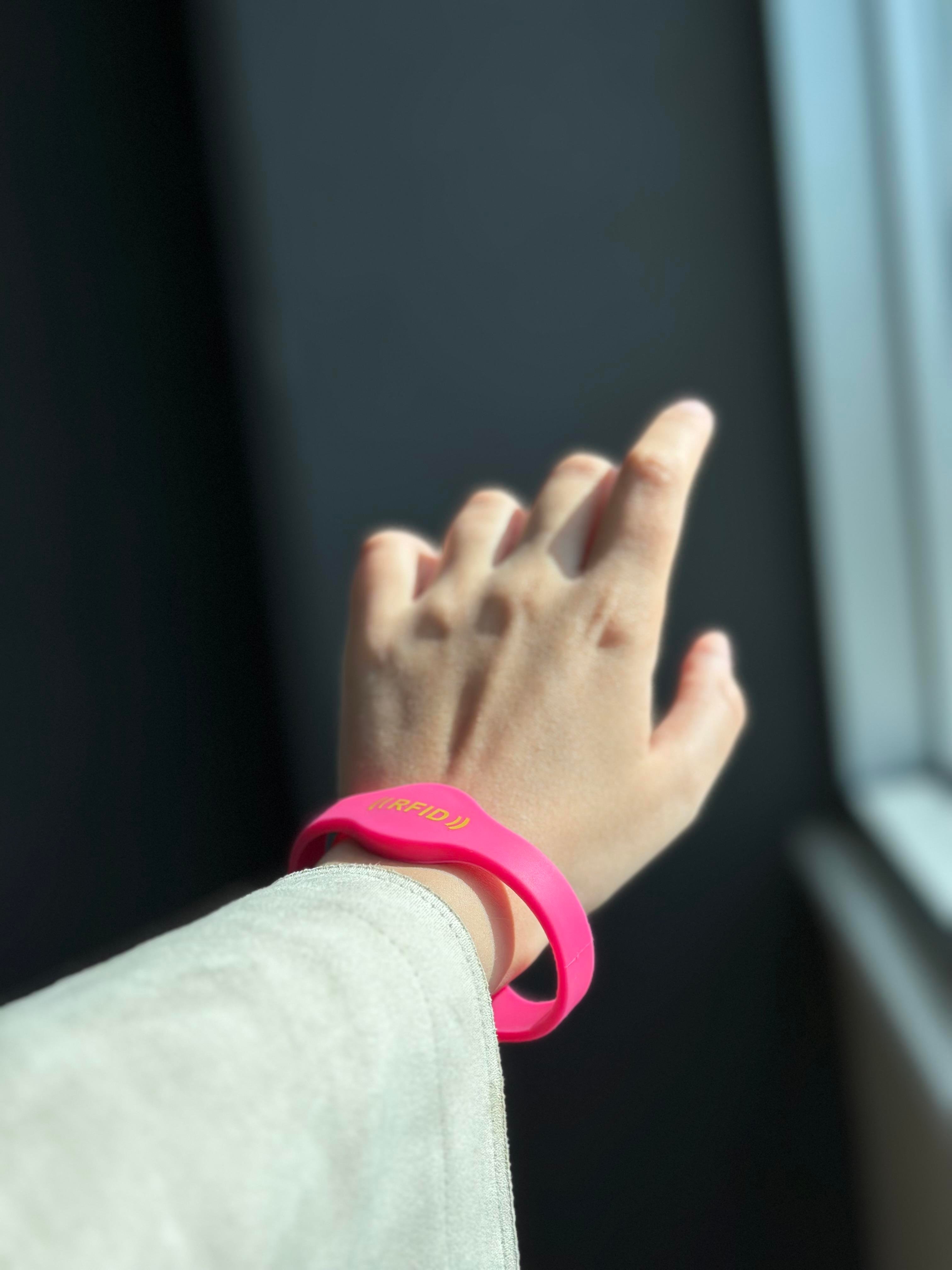 NFC / HF RFID Bileklik Pembe G06