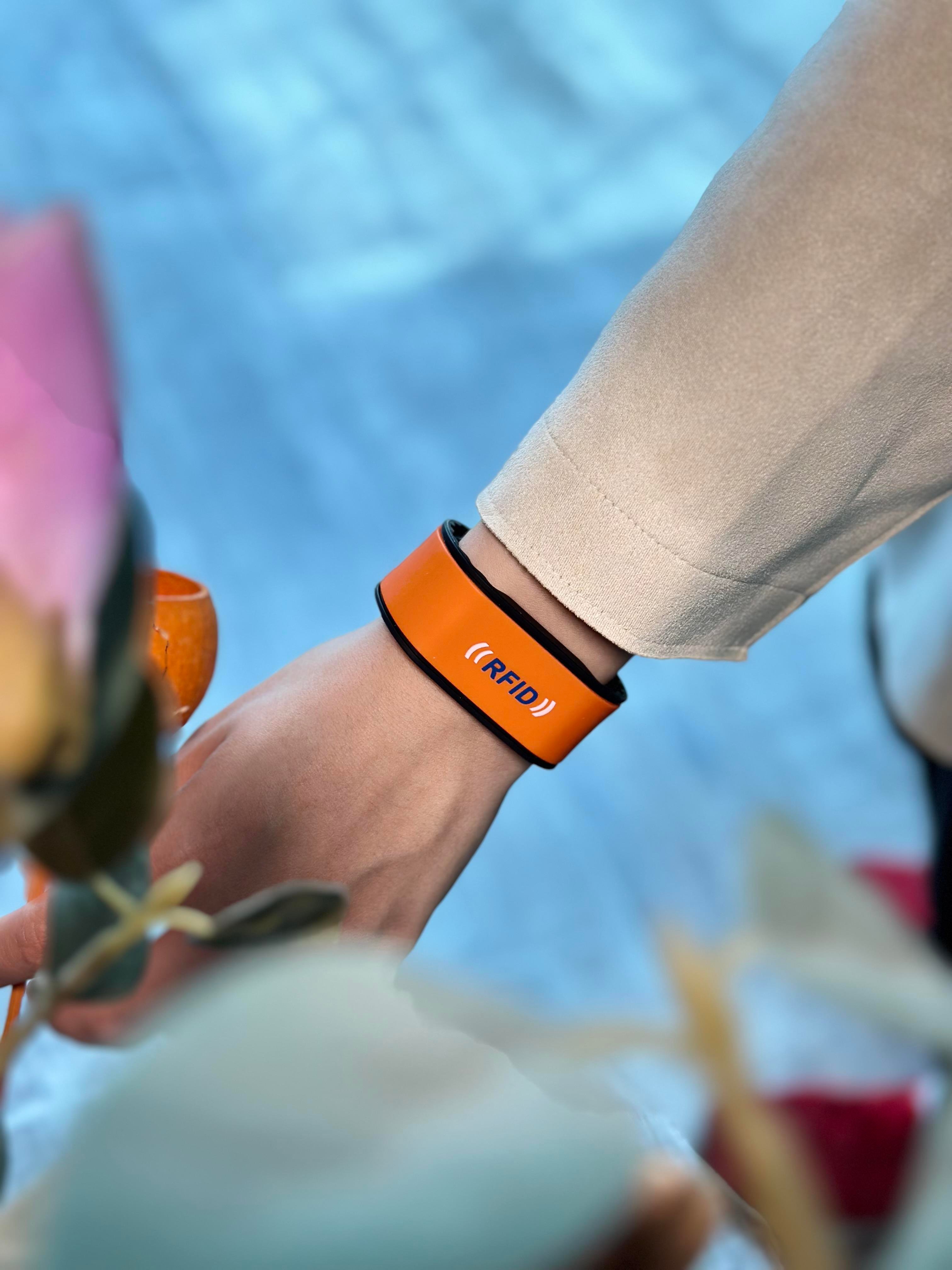 NFC / HF RFID Bileklik Siyah Turuncu G18