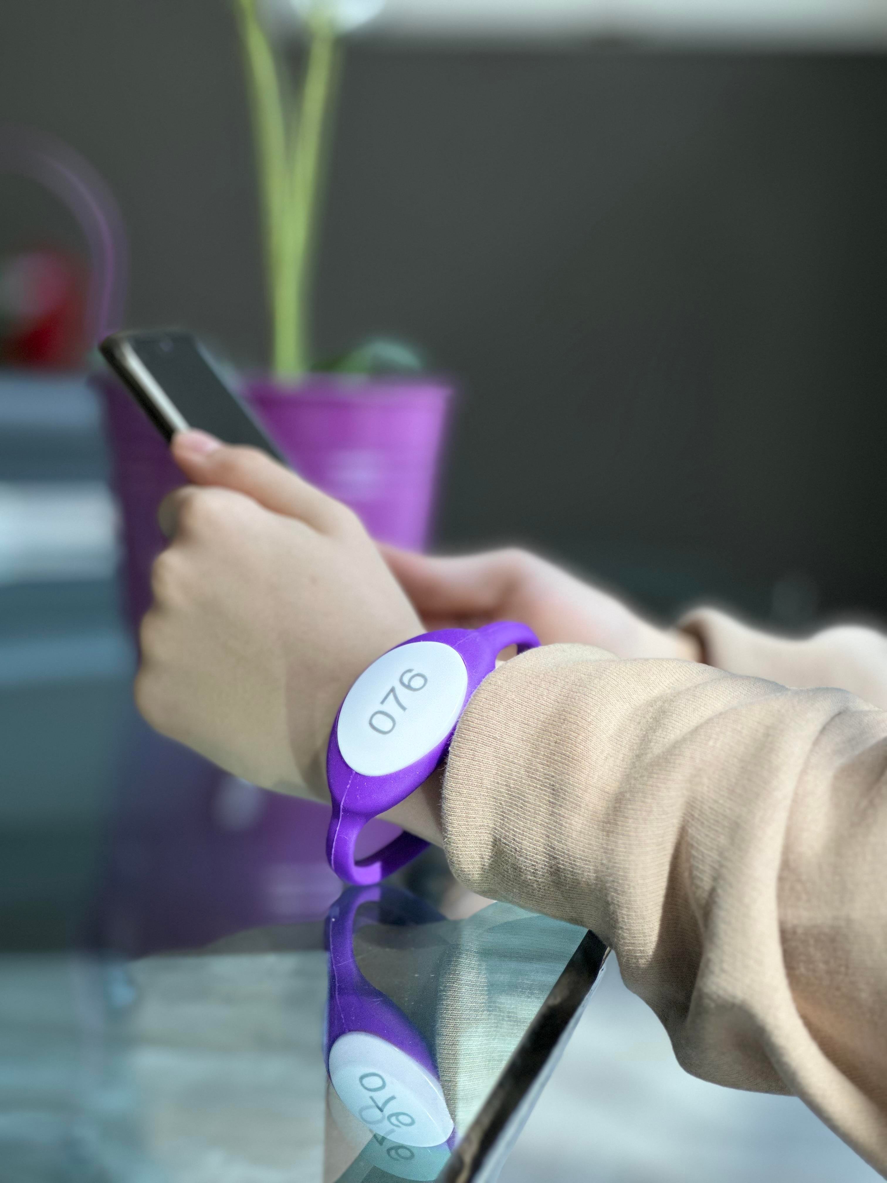 NFC / HF RFID Bileklik Yuvarlak Mor