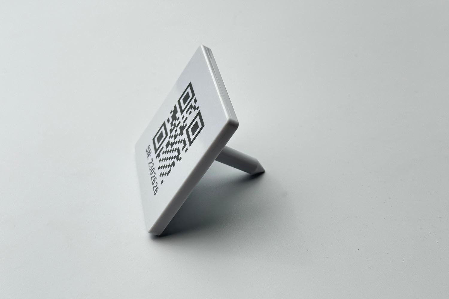 QR Kodu Baskılı Çivili Mühür Etiketi