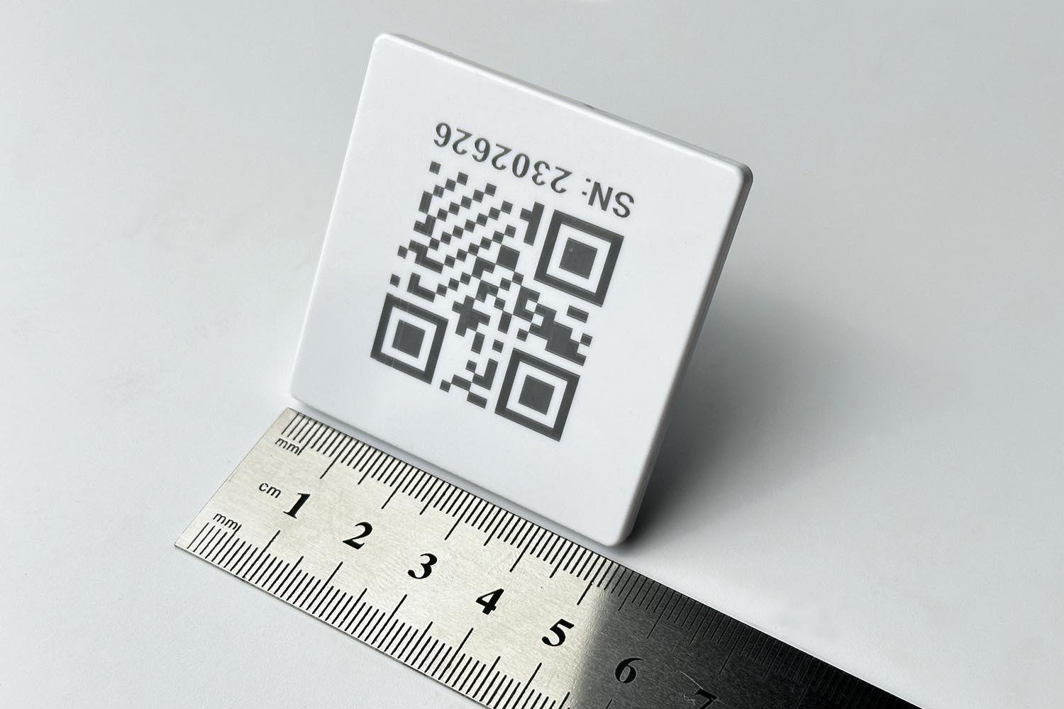 QR Kodu Baskılı Çivili Mühür Etiketi