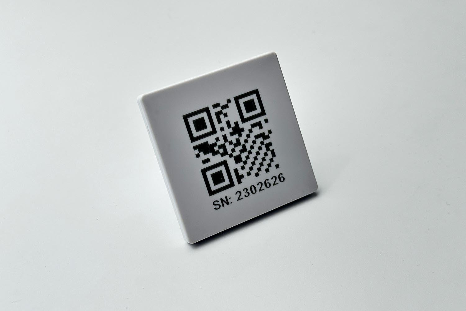 QR Kodu Baskılı Çivili Mühür Etiketi