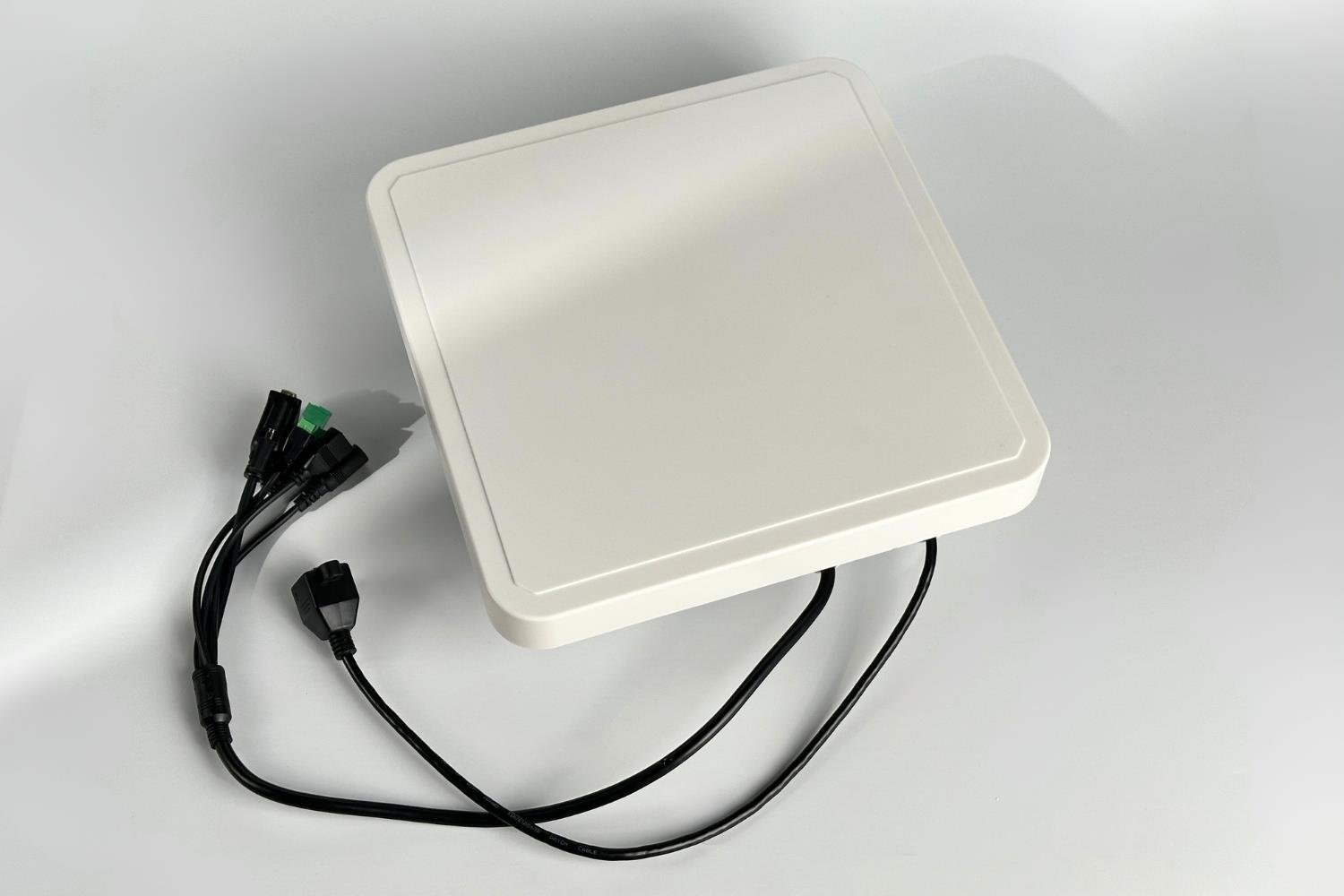 RFGATE Endüstriyel UHF RFID Cihazı – RGR6909T Entegre Okuyucu ve Kodlayıcı
