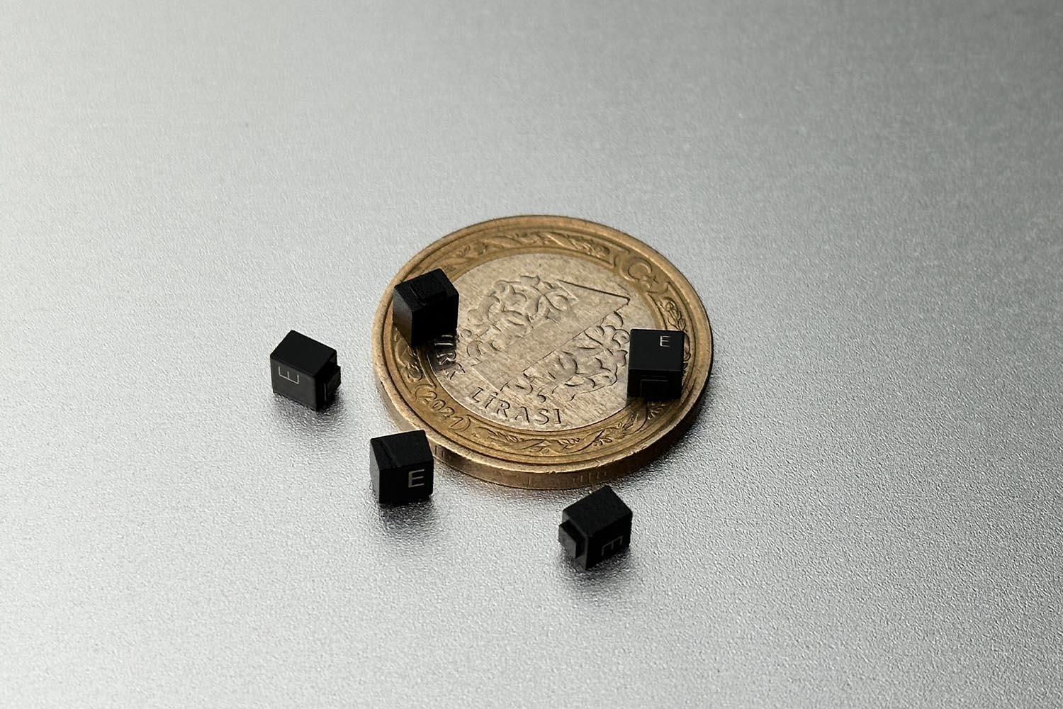 RFGate Metal Üstü Seramik Küçük RFID Etiket 4x4x3mm