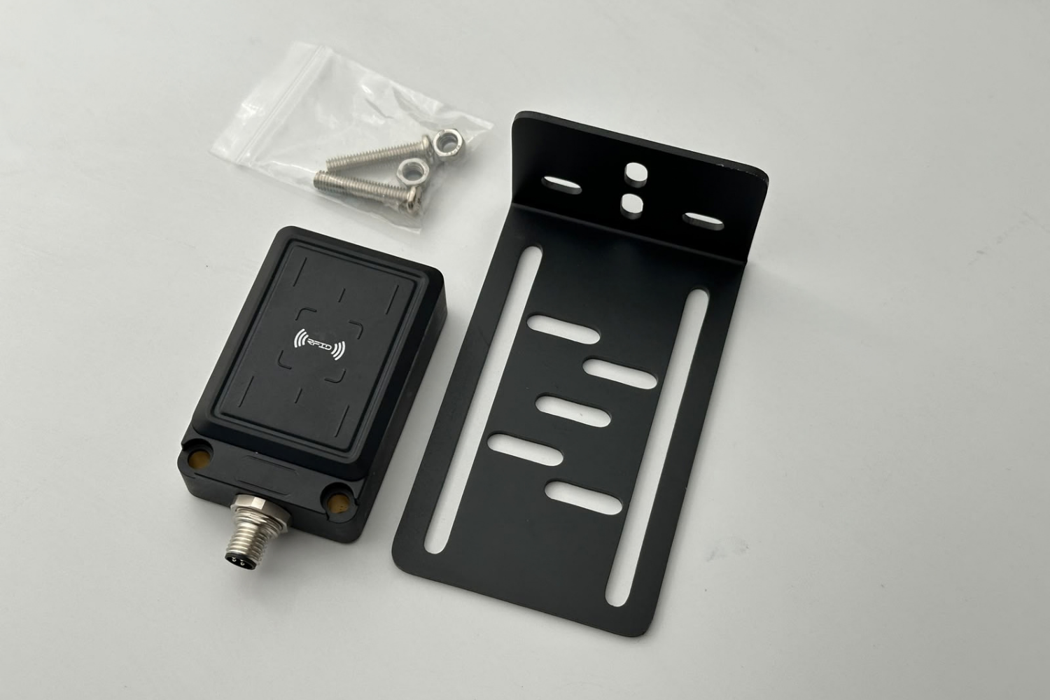 RFGATE RGI64 Endüstriyel UHF RFID Okuyucu