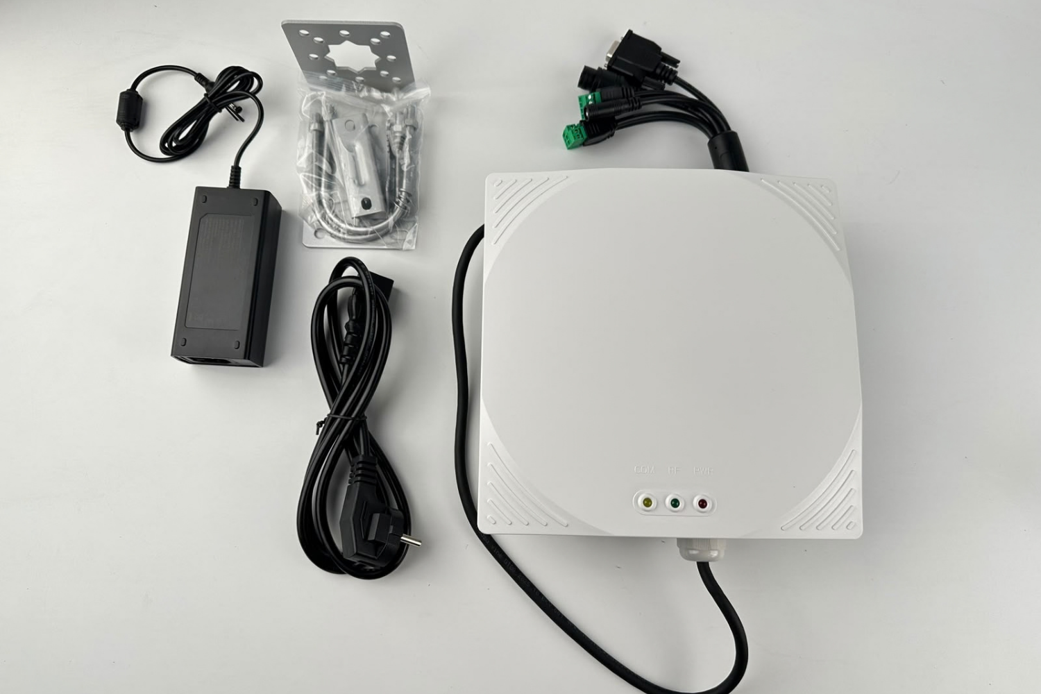 RFGATE RGR 83TS Entegre UHF RFID Okuyucu – 8 dBi