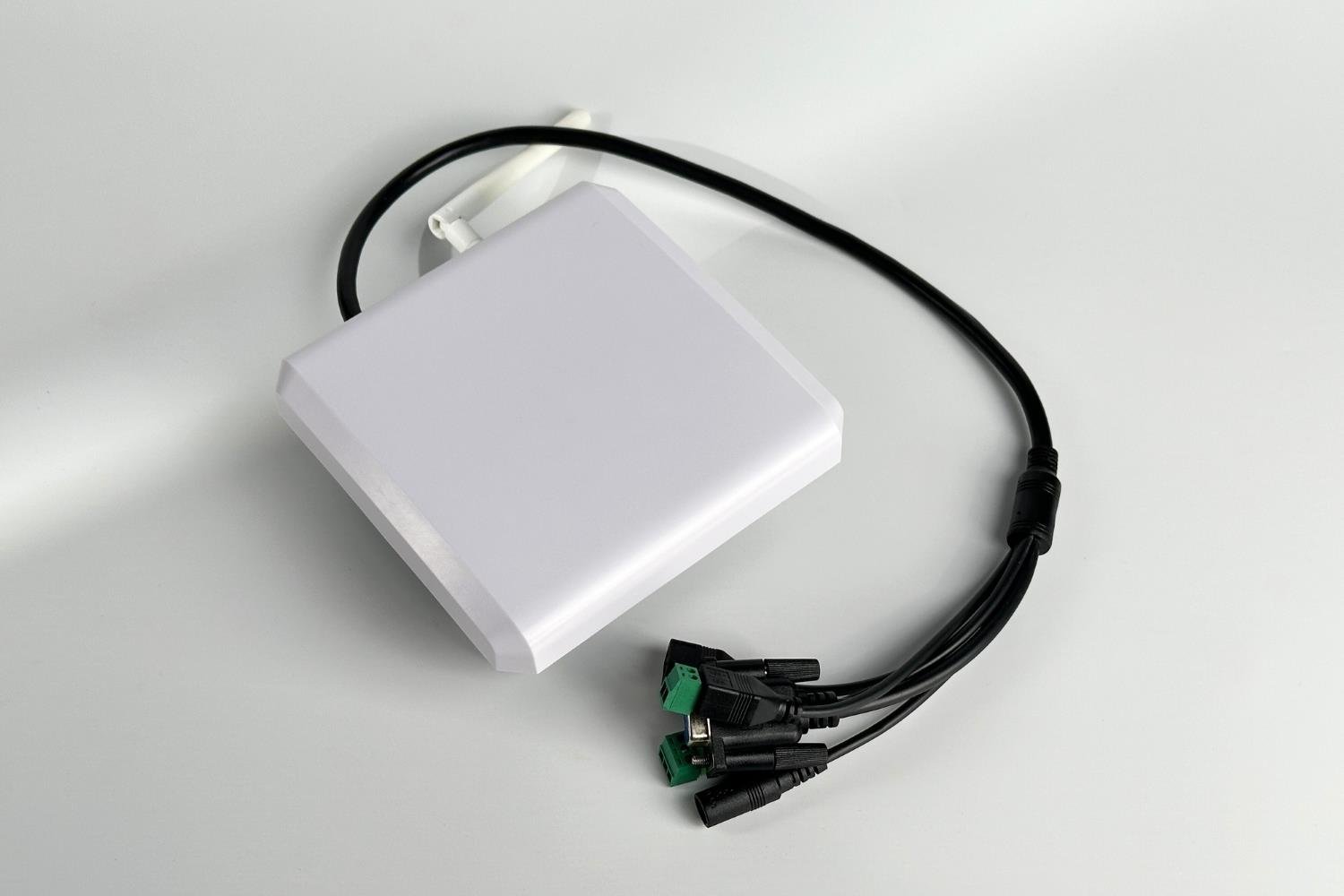 RFGATE RGR609B High Performance UHF RFID Integrated Reader