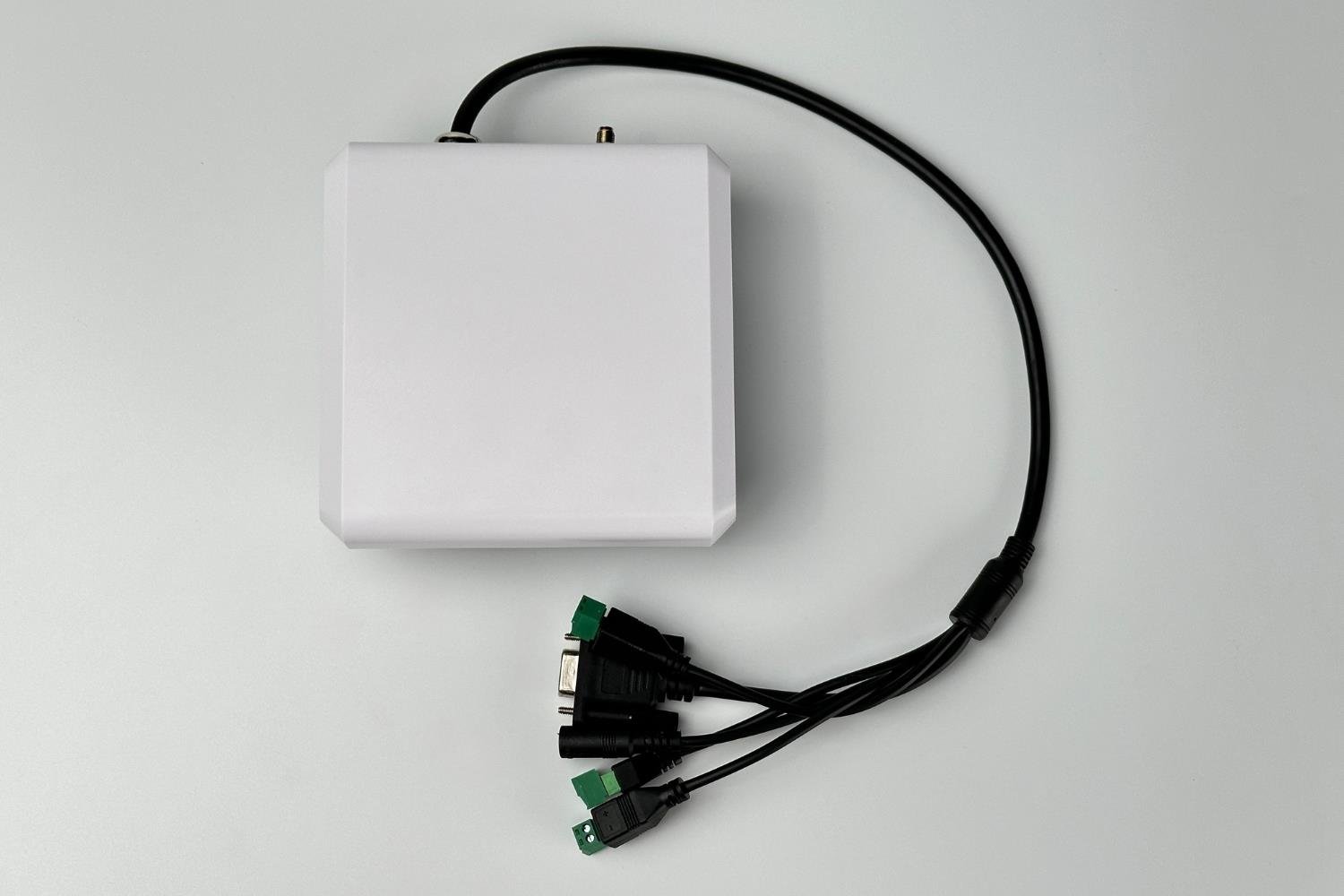 RFGATE RGR609W WiFi Destekli Endüstriyel UHF RFID Okuyucu