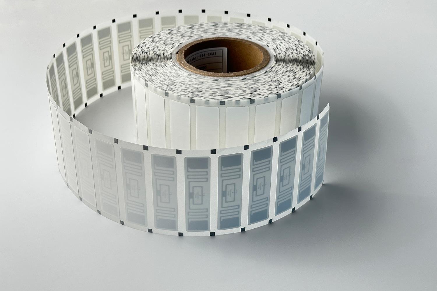 RFGate T70R6 WRW UHF RFID Etiket