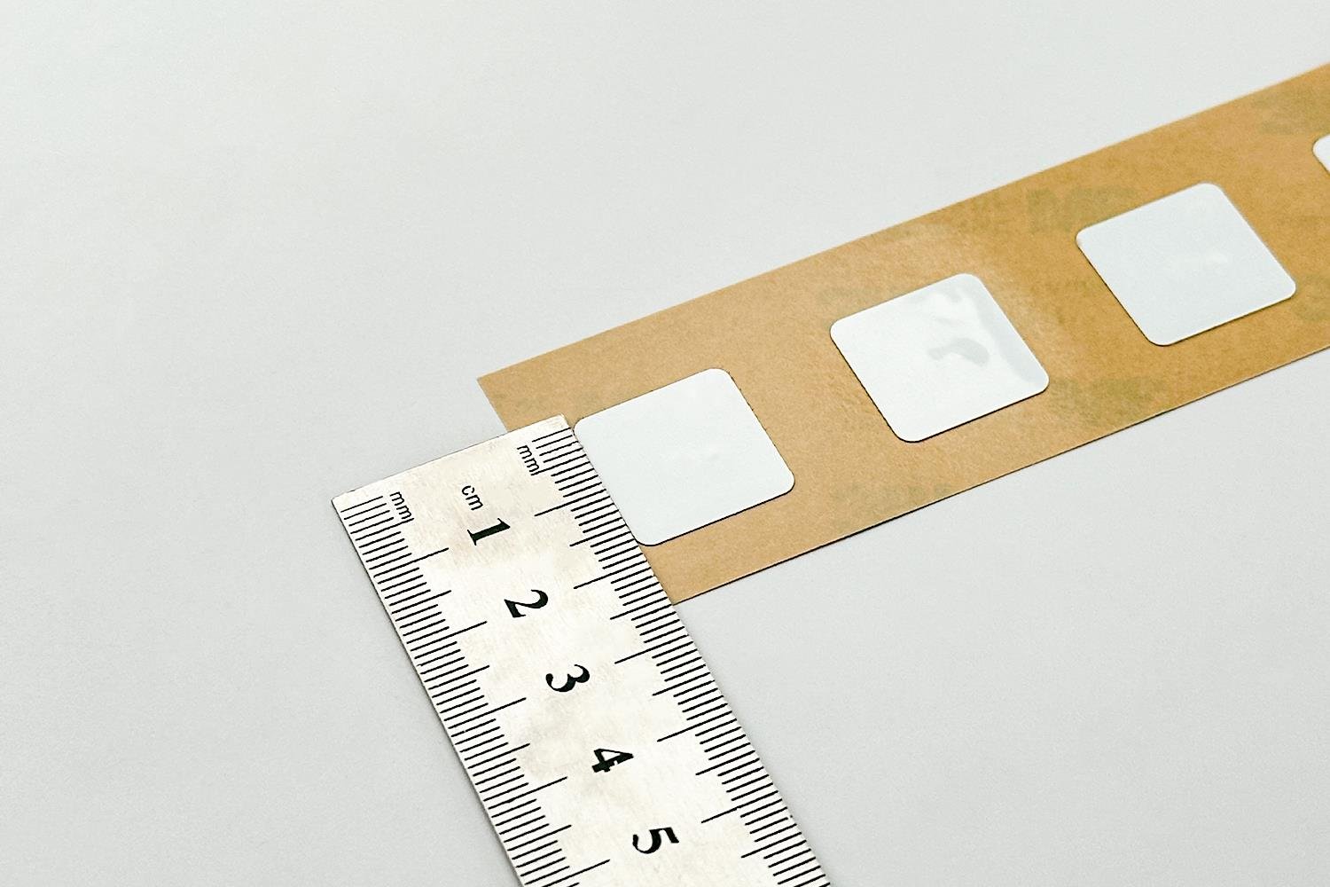 RFID Etiketi 18x18 mm HF ICODE SLIX 