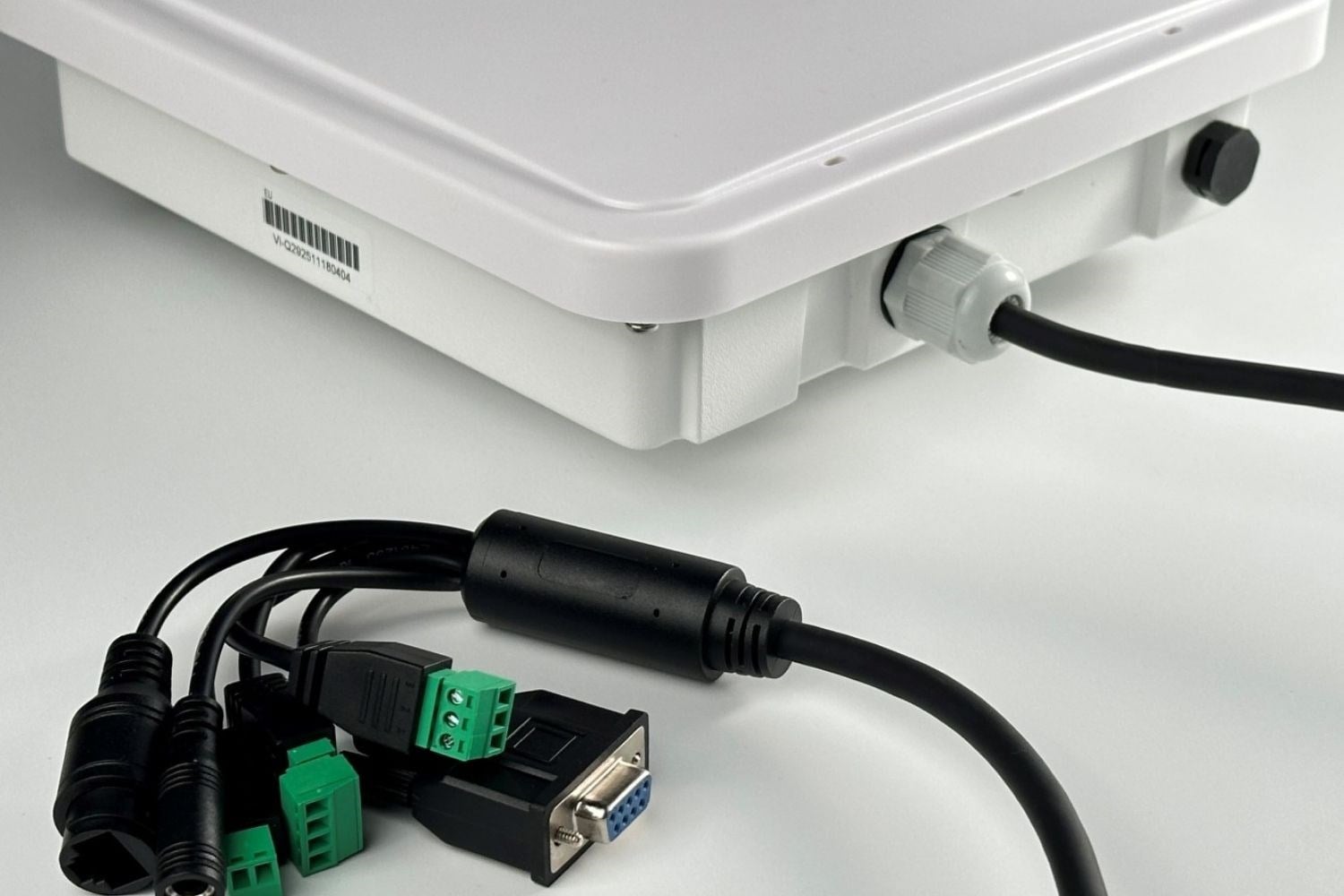 RGR 89Q 9 dBi UHF RFID Entegre Okuyucu – PR9200, RJ45 ve RS232