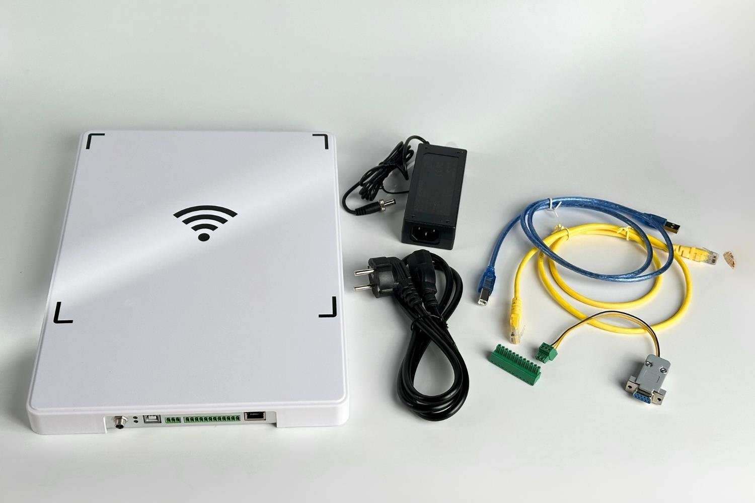 RGR6601 Masaüstü UHF Okuyucu