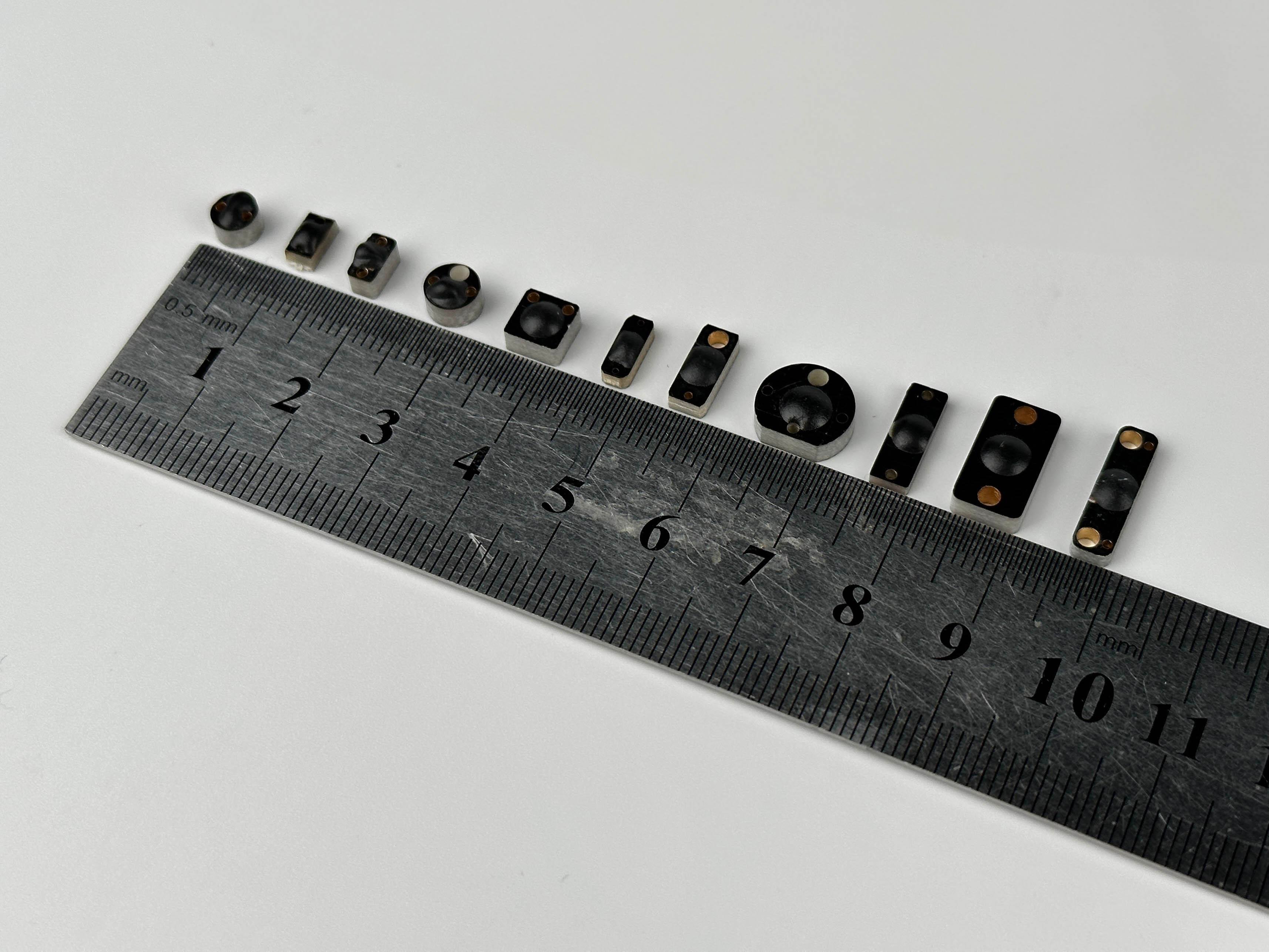 Seramik Çok Küçük Metal Üstü RFID Etiket Numune Paketi