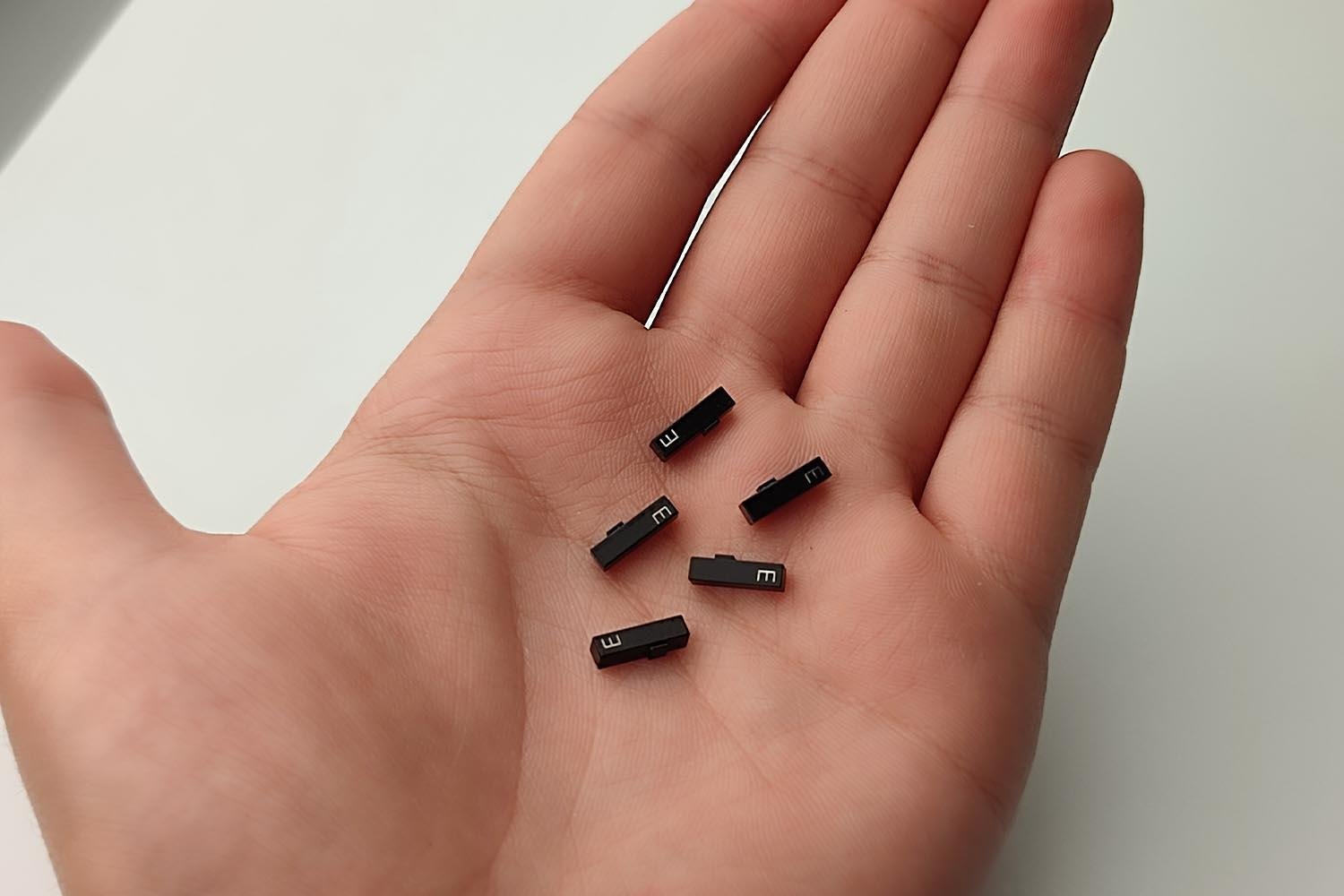 Seramik UHF Metal Üstü RFID Etiket