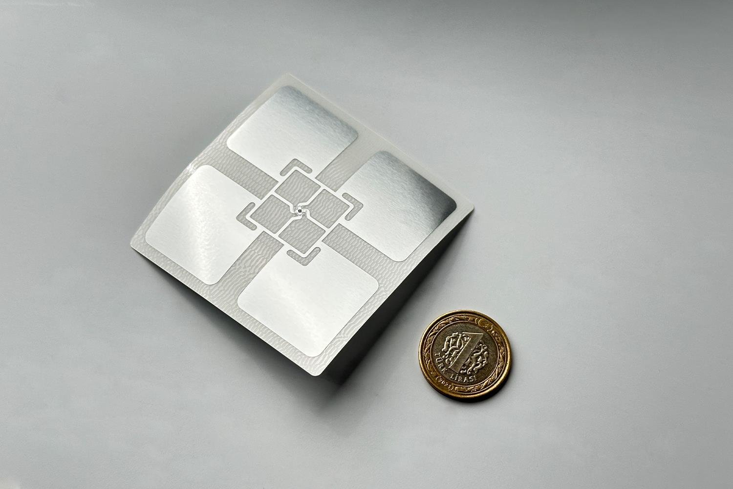 T21E V2 3D UHF Etiket (PP) - 75X75mm