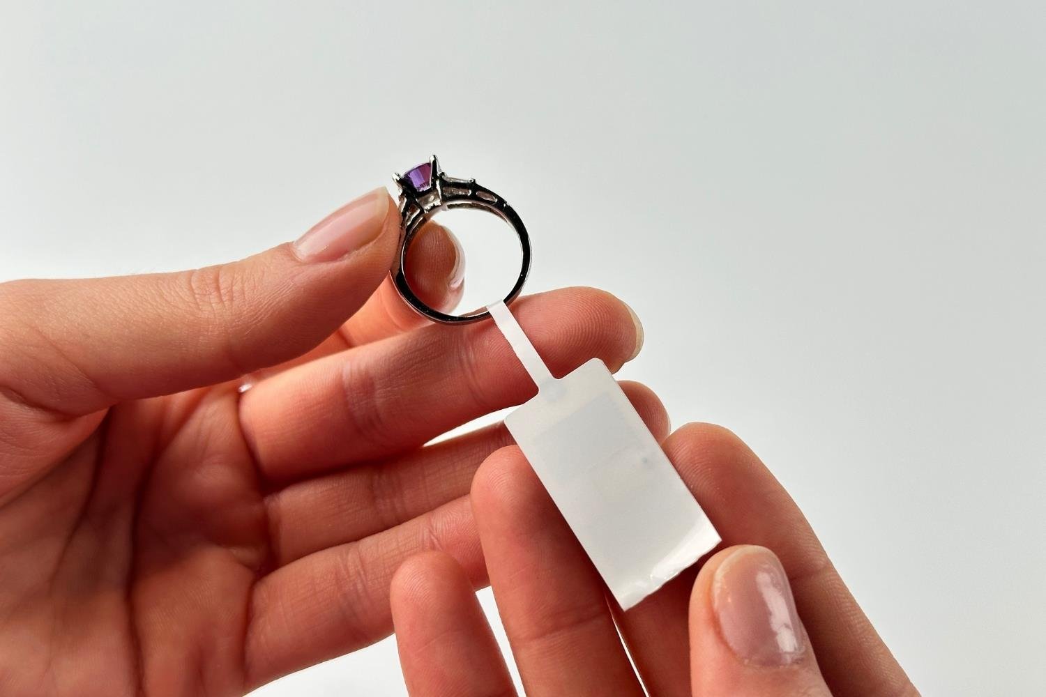 T73J UHF RFID Kuyum Etiketi 38x21mm