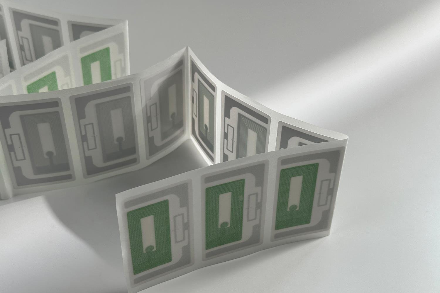 UHF + EAS Güvenlik Etiketi ( 70x40 mm )