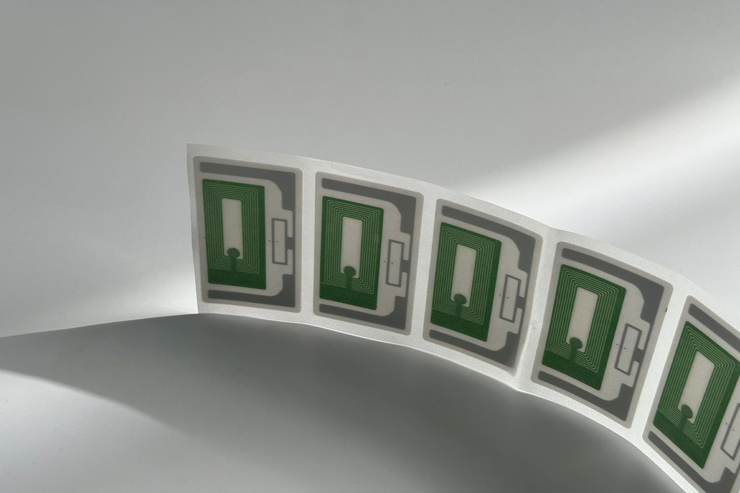 UHF + EAS Güvenlik Etiketi ( 70x40 mm )