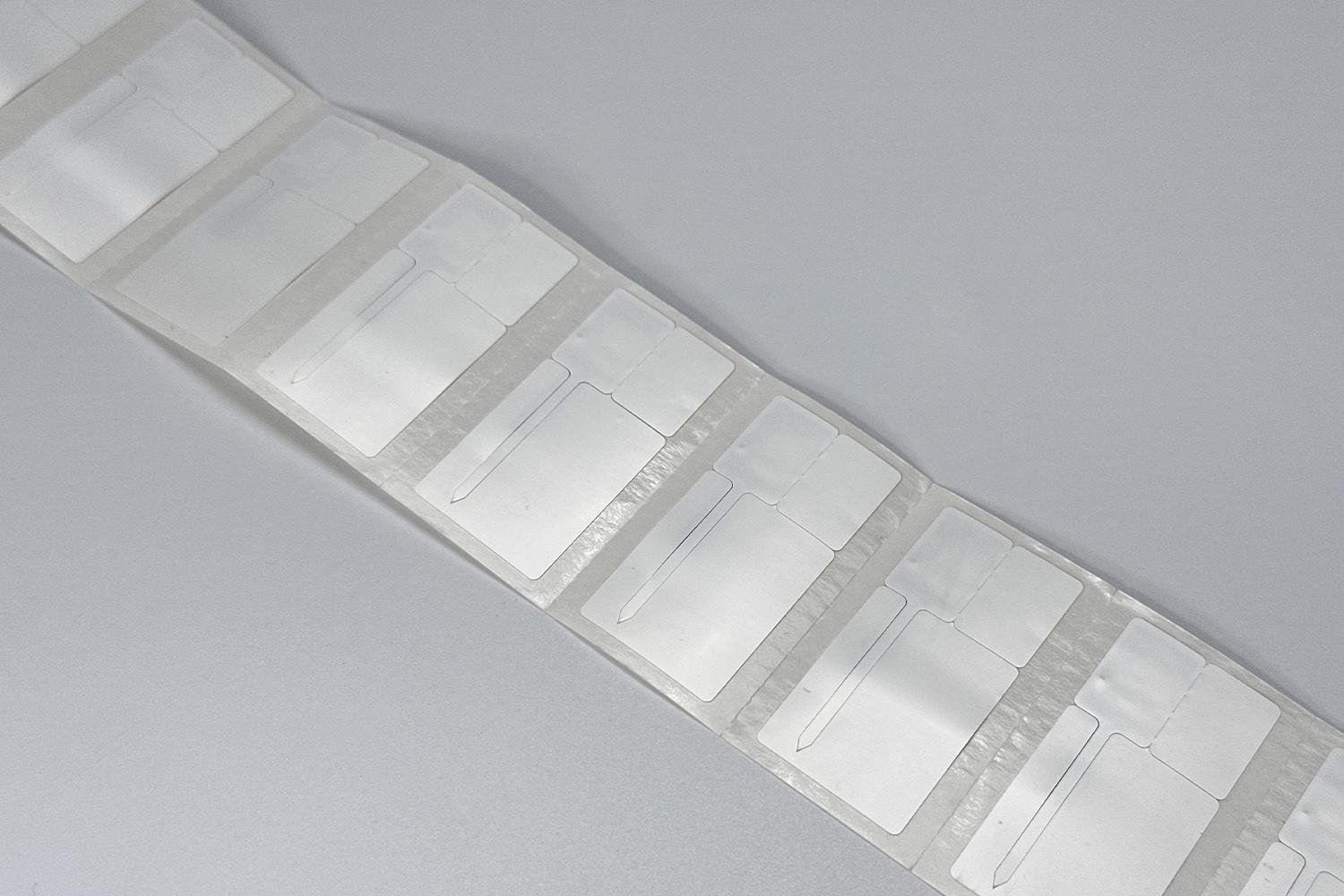 UHF RFID Kuyum Etiketi – U9XE Çipli, 66x26 mm Boyut