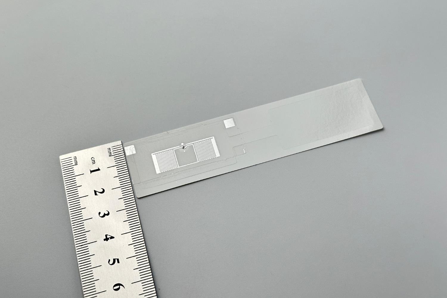 UHF RFID Kuyum Etiketi T71J 106x26mm