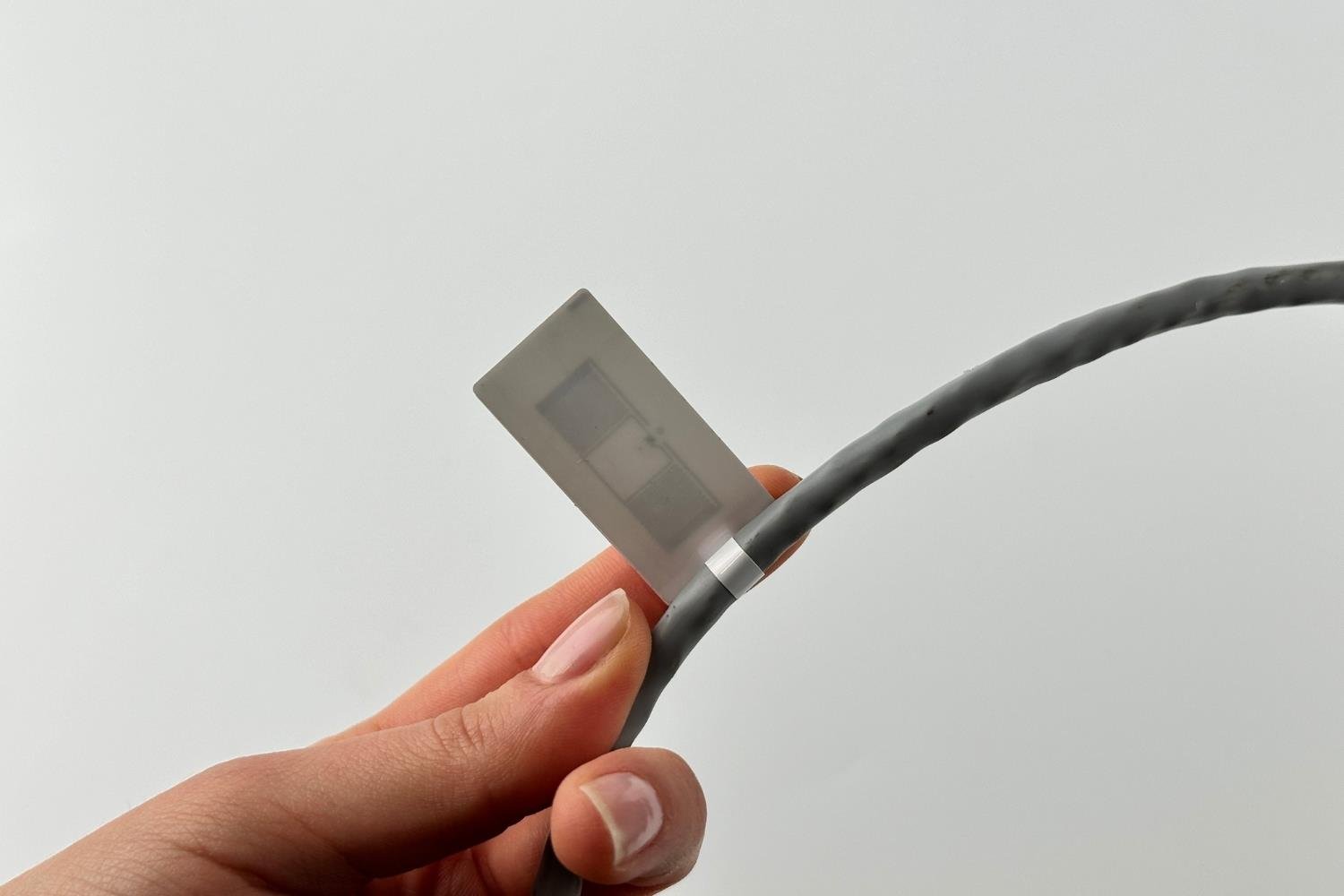 UHF RFID Kuyum Etiketi T71J 106x26mm