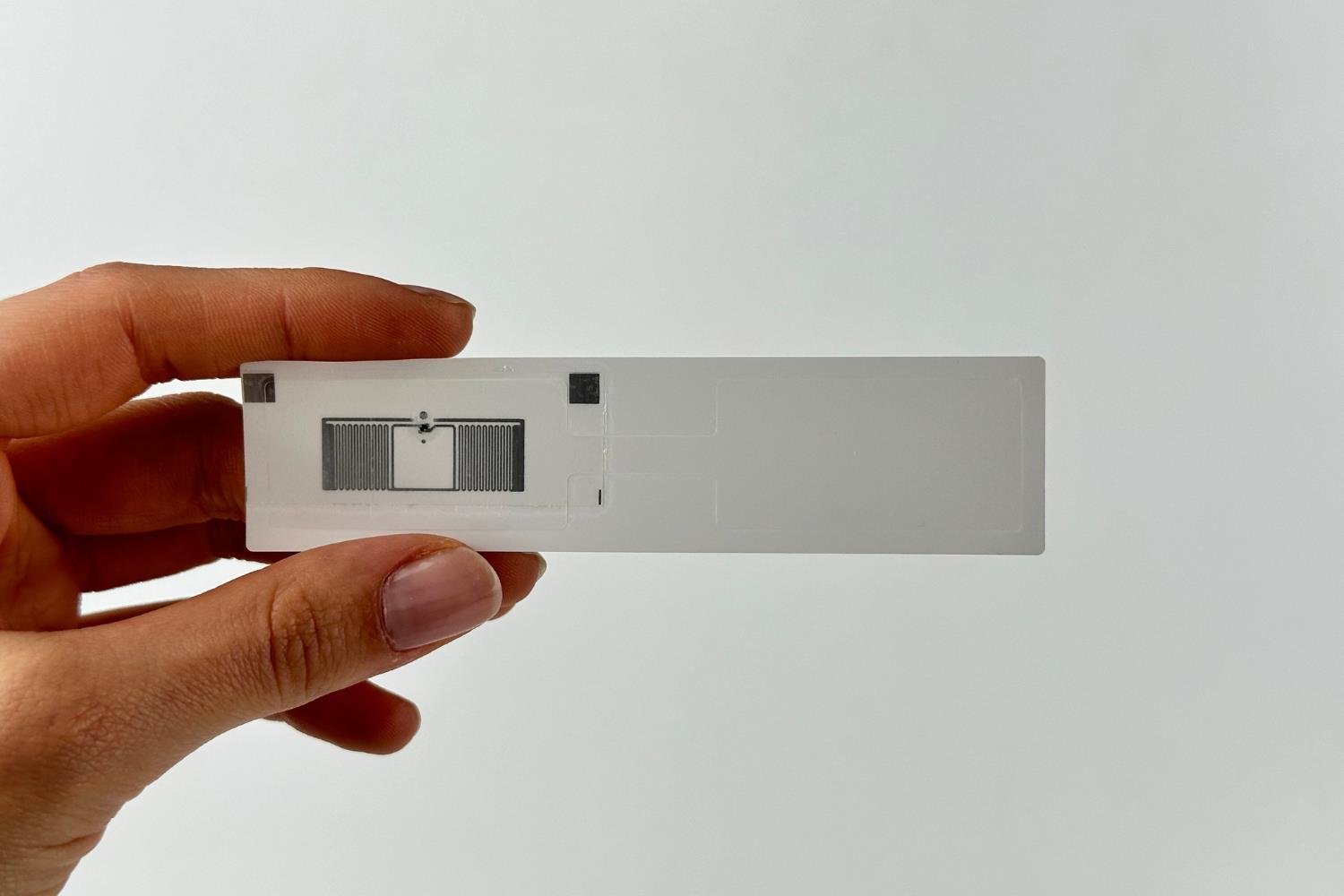 UHF RFID Kuyum Etiketi T71J 106x26mm
