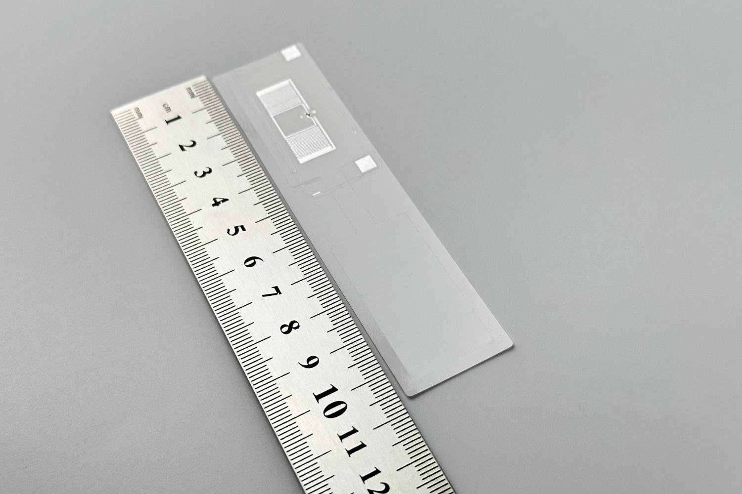 UHF RFID Kuyum Etiketi T71J 106x26mm